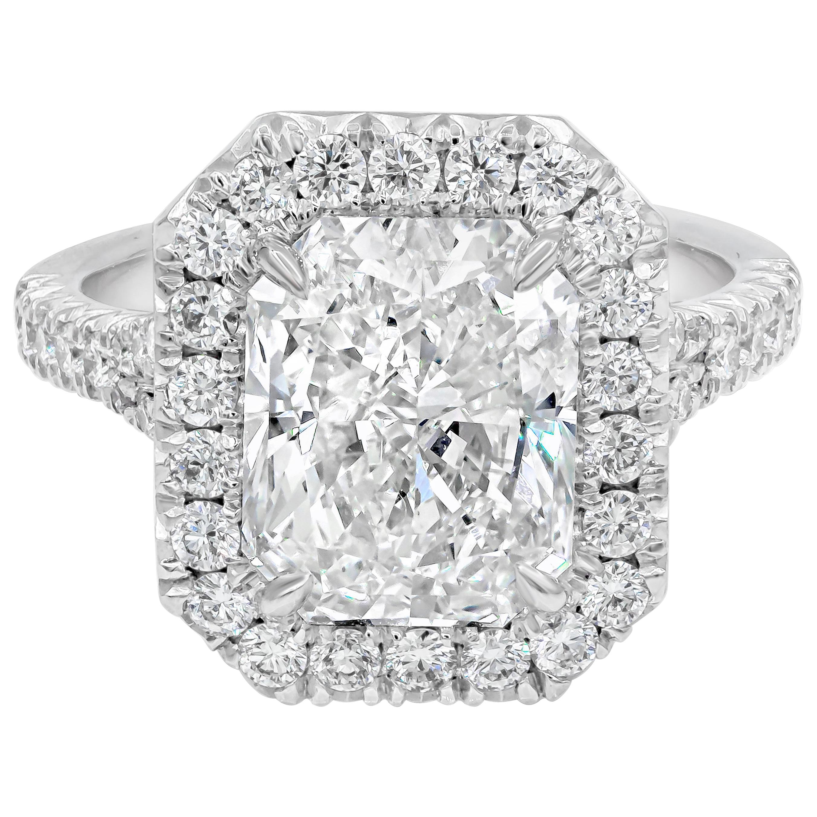 Anello di fidanzamento aureolato con diamante taglio radiante certificato GIA da 4.15 carati in platino