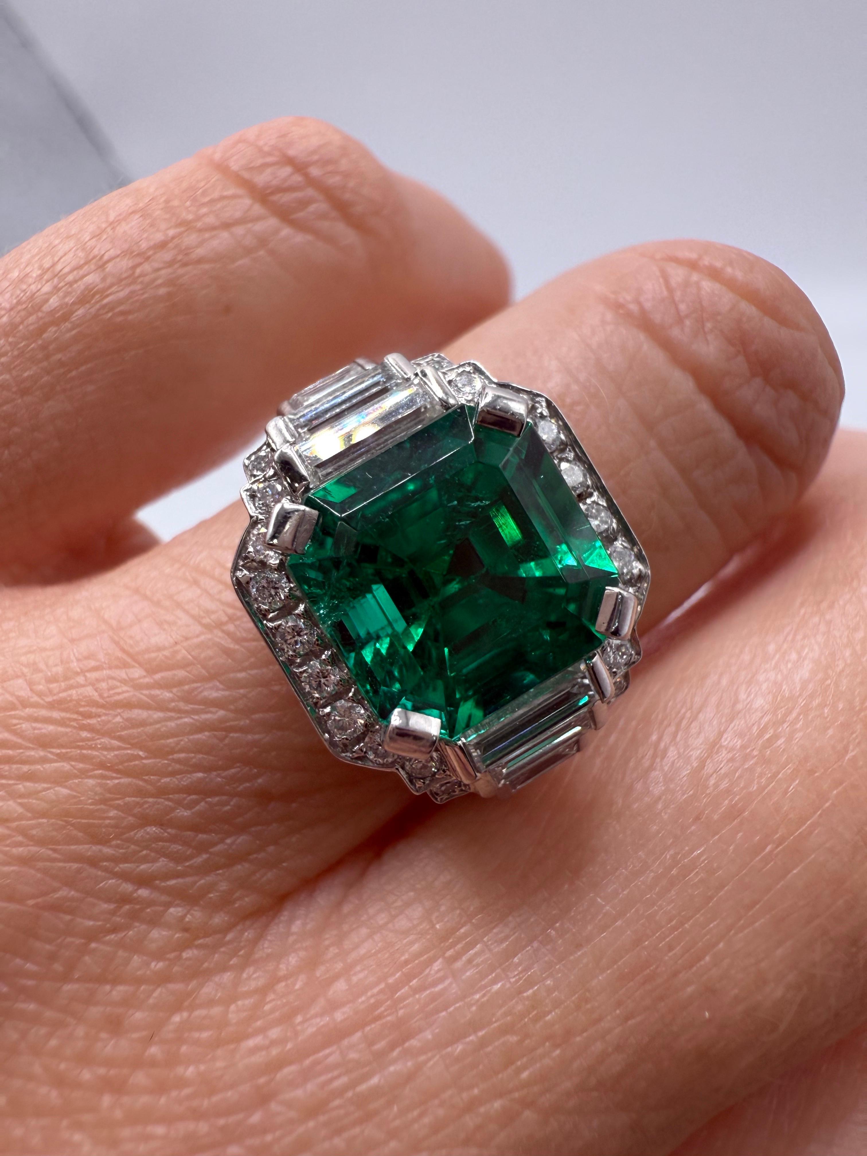 Anello con diamante smeraldo colombiano da 4,16 carati certificato GIA in vendita 6