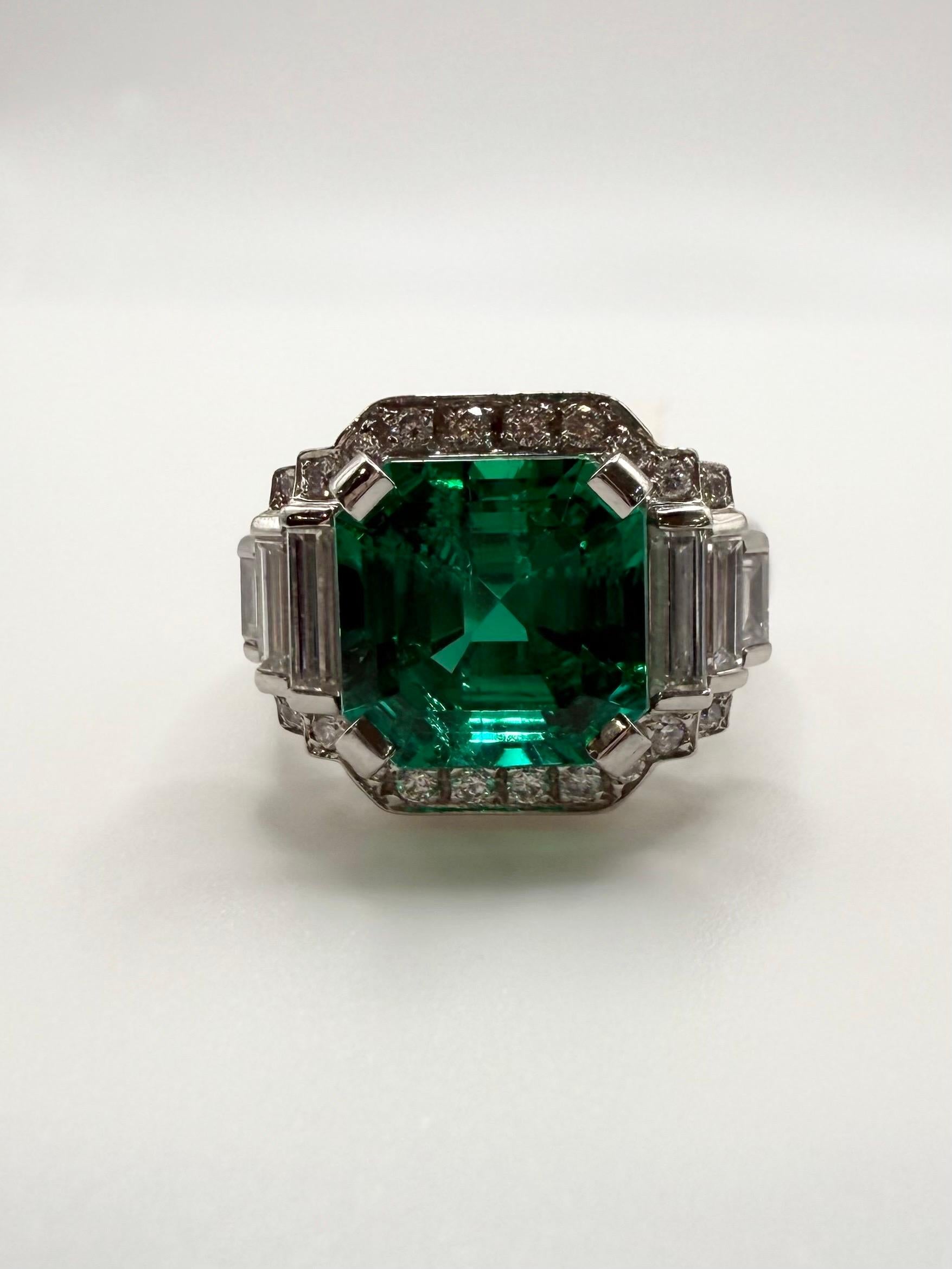 Taglio Asscher Anello con diamante smeraldo colombiano da 4,16 carati certificato GIA in vendita