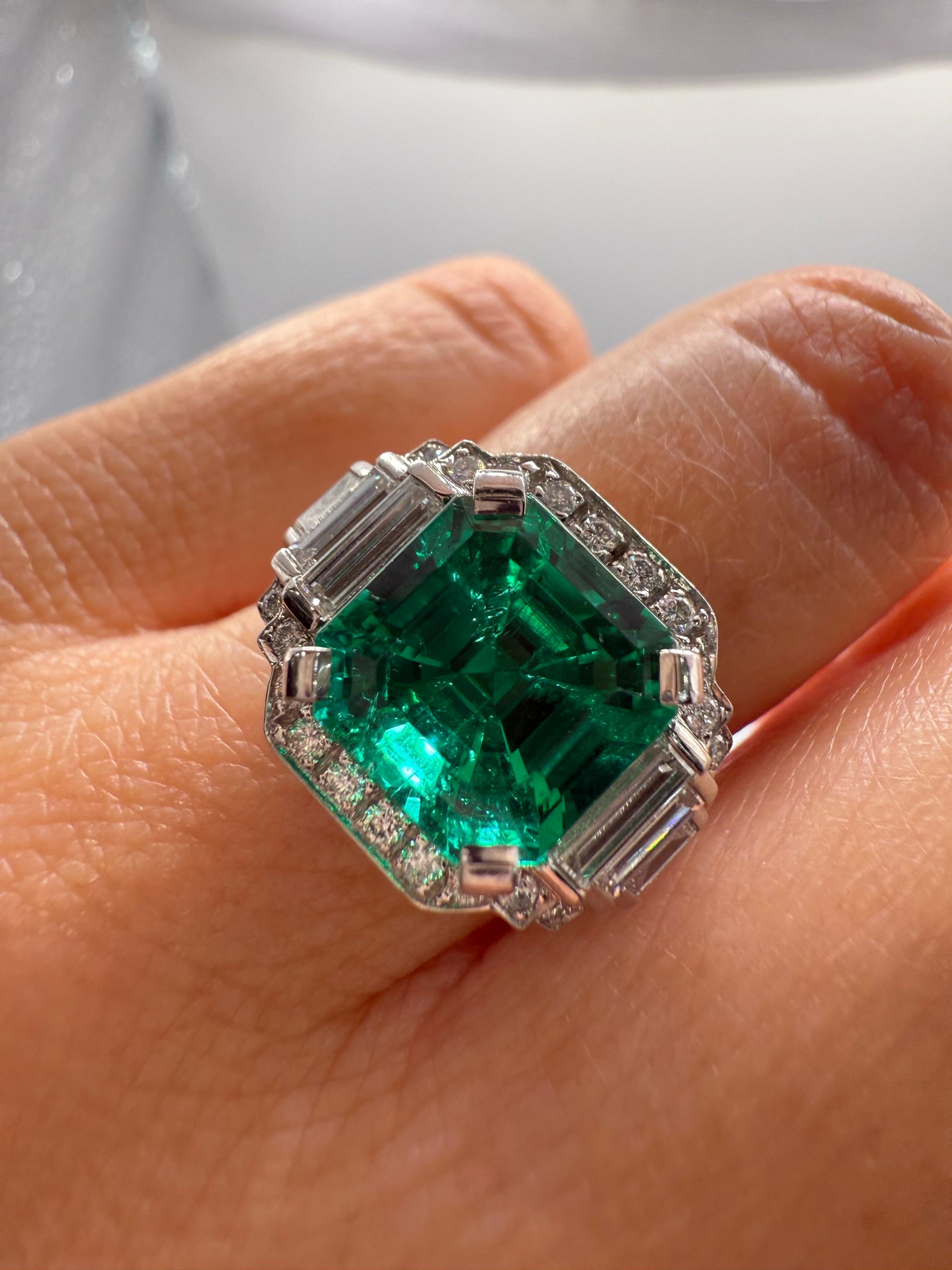 Anello con diamante smeraldo colombiano da 4,16 carati certificato GIA in vendita 2