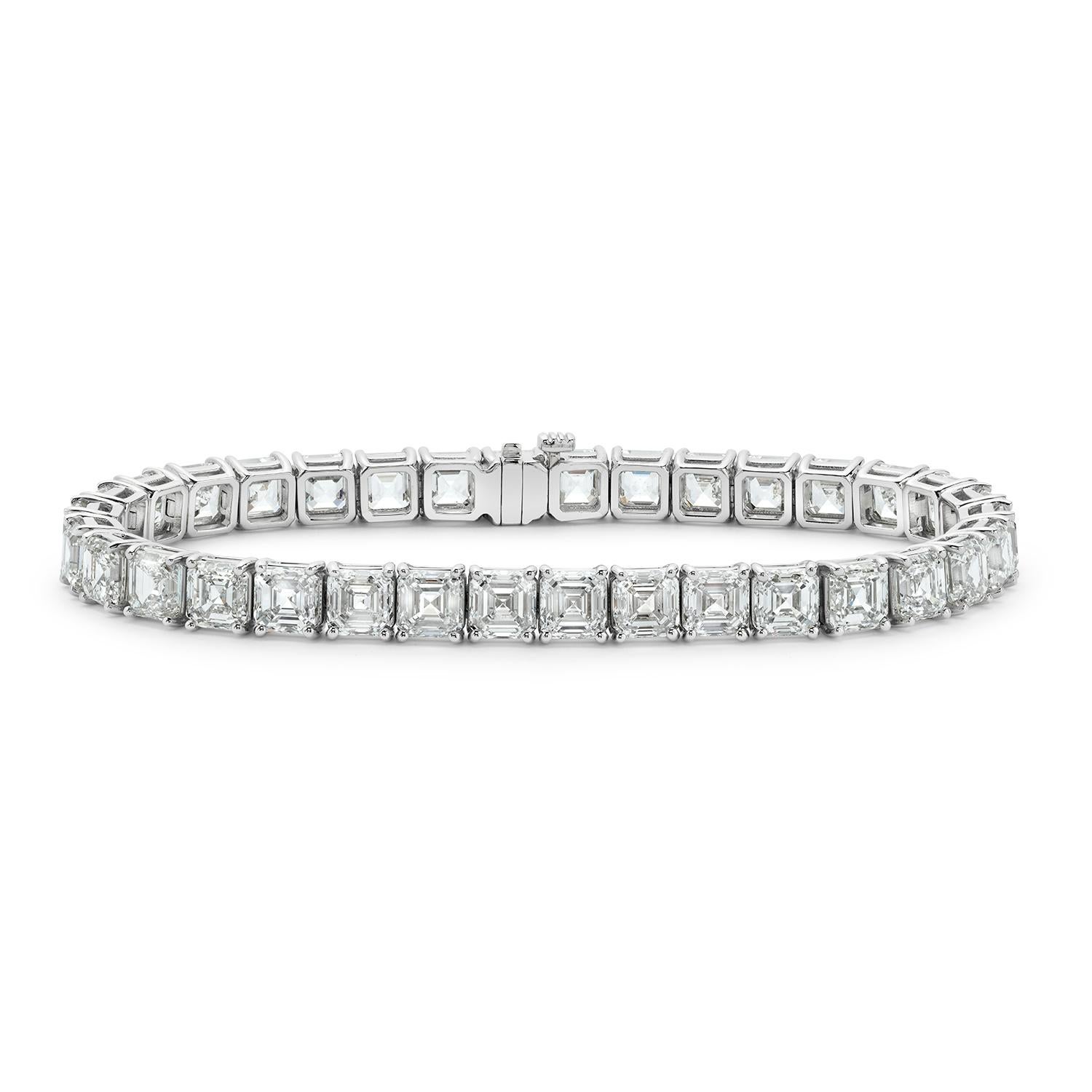 Pulsera de tenis de diamantes talla Asscher con certificado GIA de 41,62 ct en venta 2