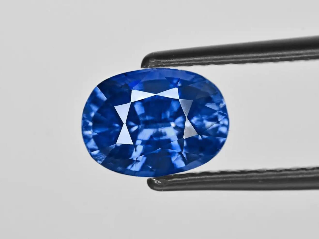 Modern GIA Certified 4.17 Carat NO HEAT Ceylon Blue Sapphire Cut Diamond Ring For Sale