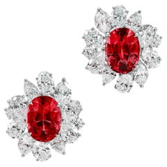 Orecchini con diamanti a grappolo di rubino rosso ovale certificati GIA 4,17
