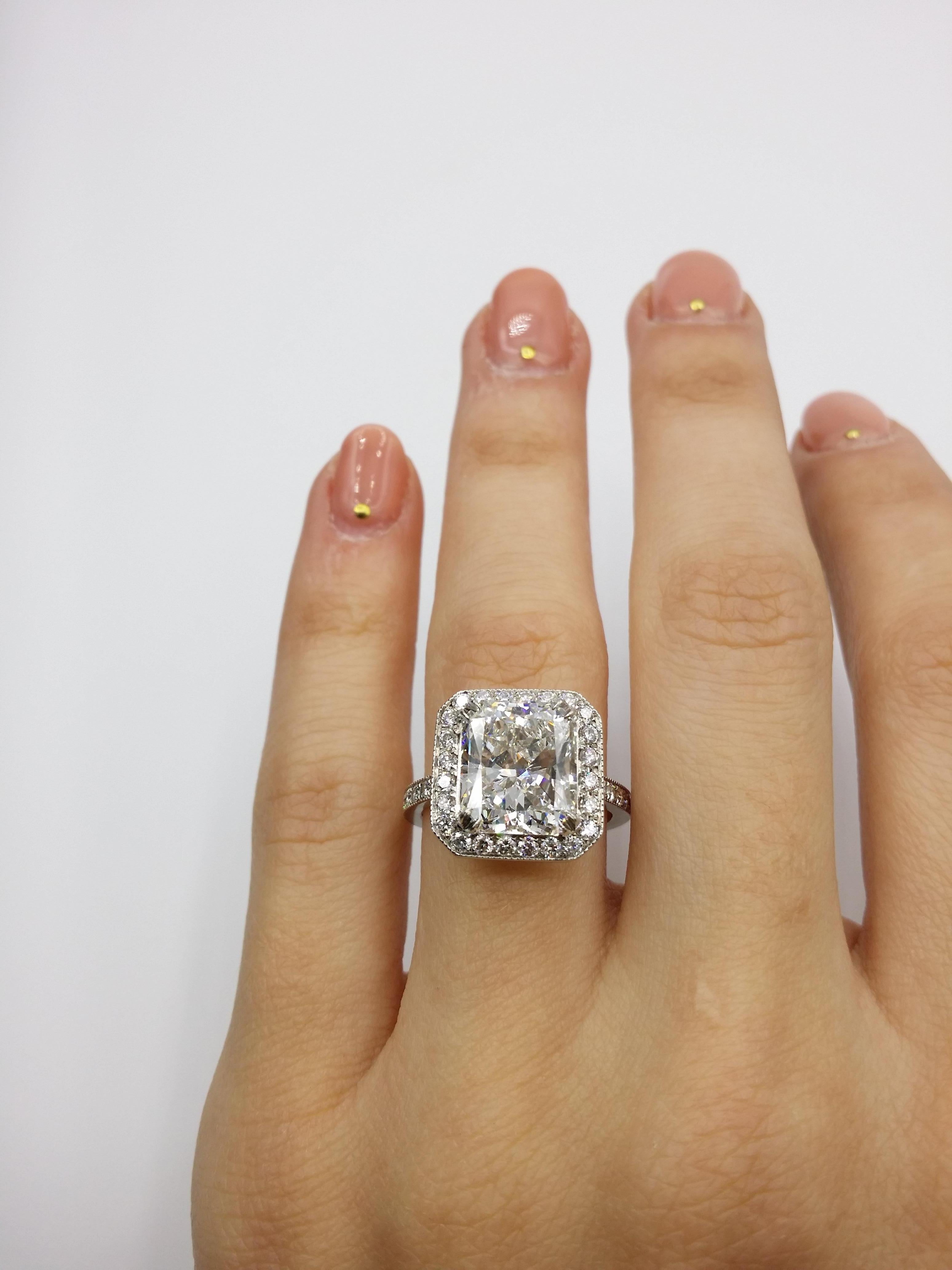 2.5 carat radiant diamond ring