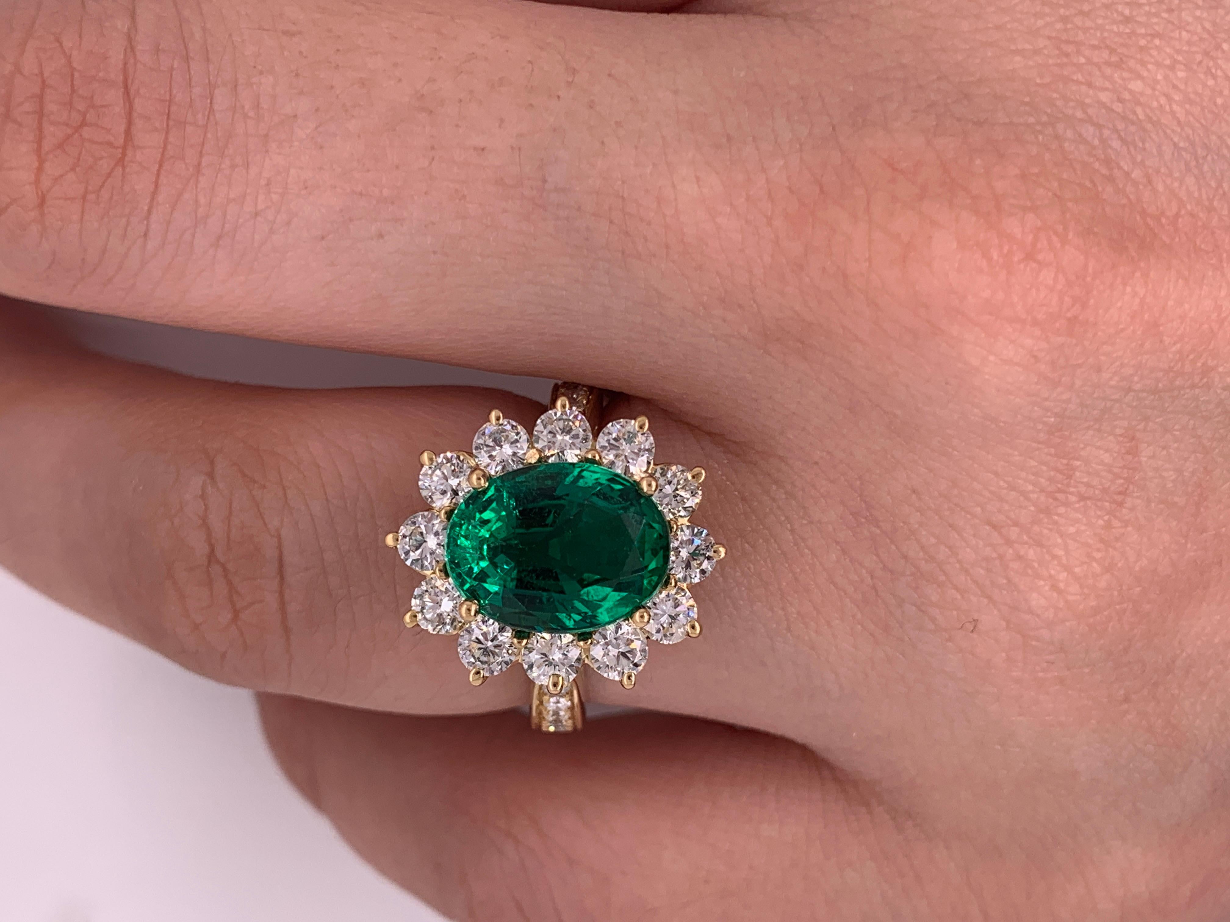 GIA Certified 4.20 Carat Green Emerald and Diamond Ring For Sale 1