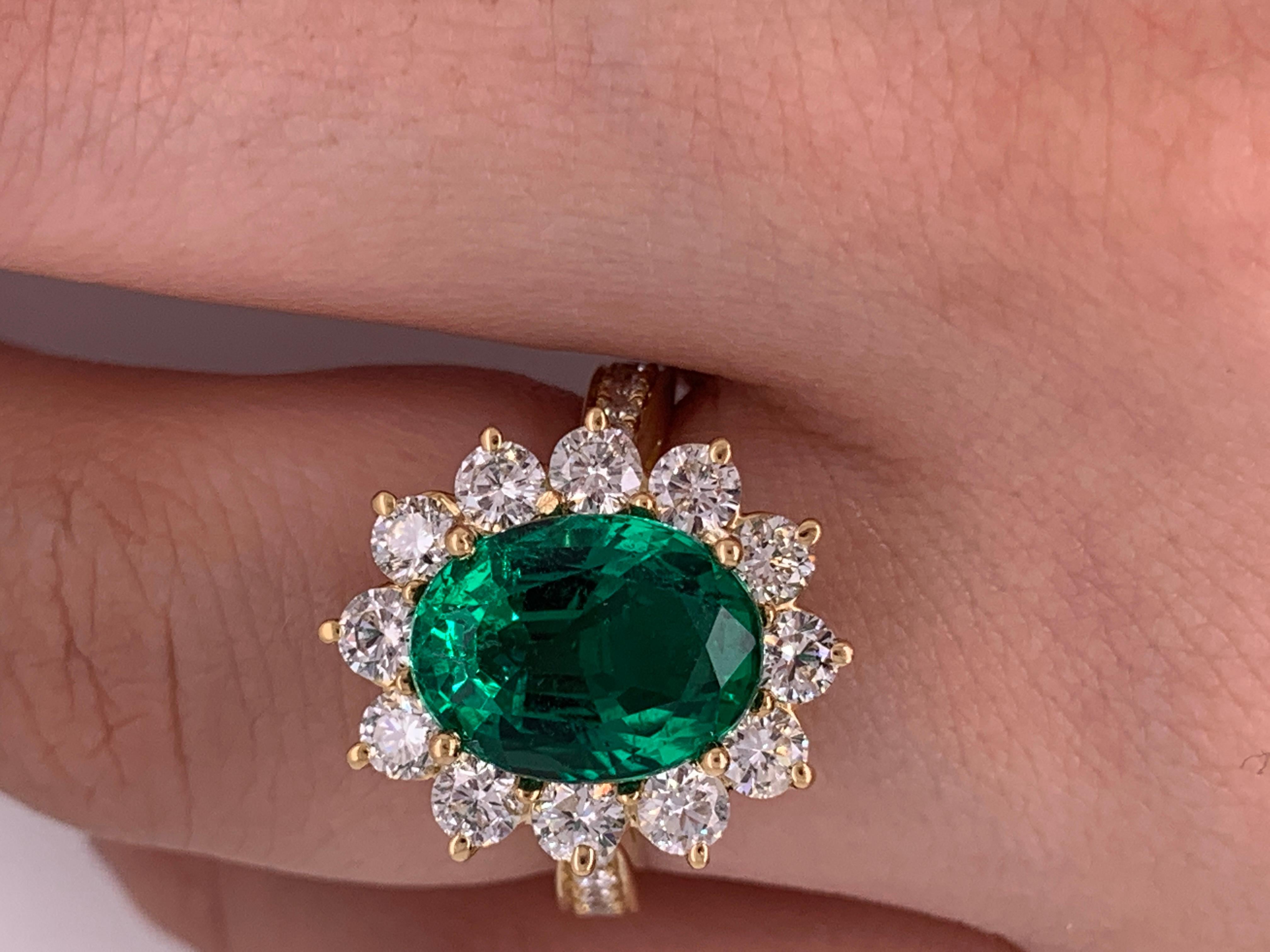 GIA Certified 4.20 Carat Green Emerald and Diamond Ring For Sale 2