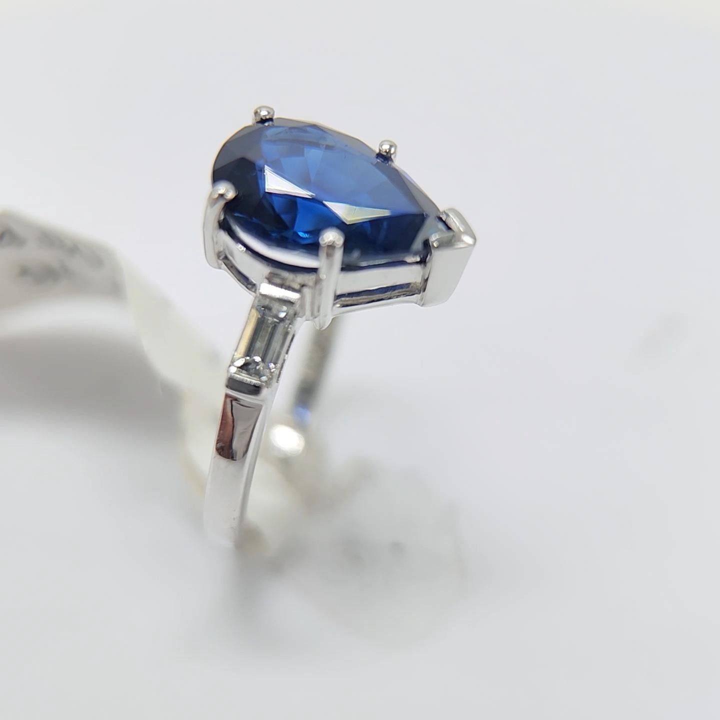 Bleu poire certifié GIA 4,20 carats  bague en saphir  en platine. en vente 7