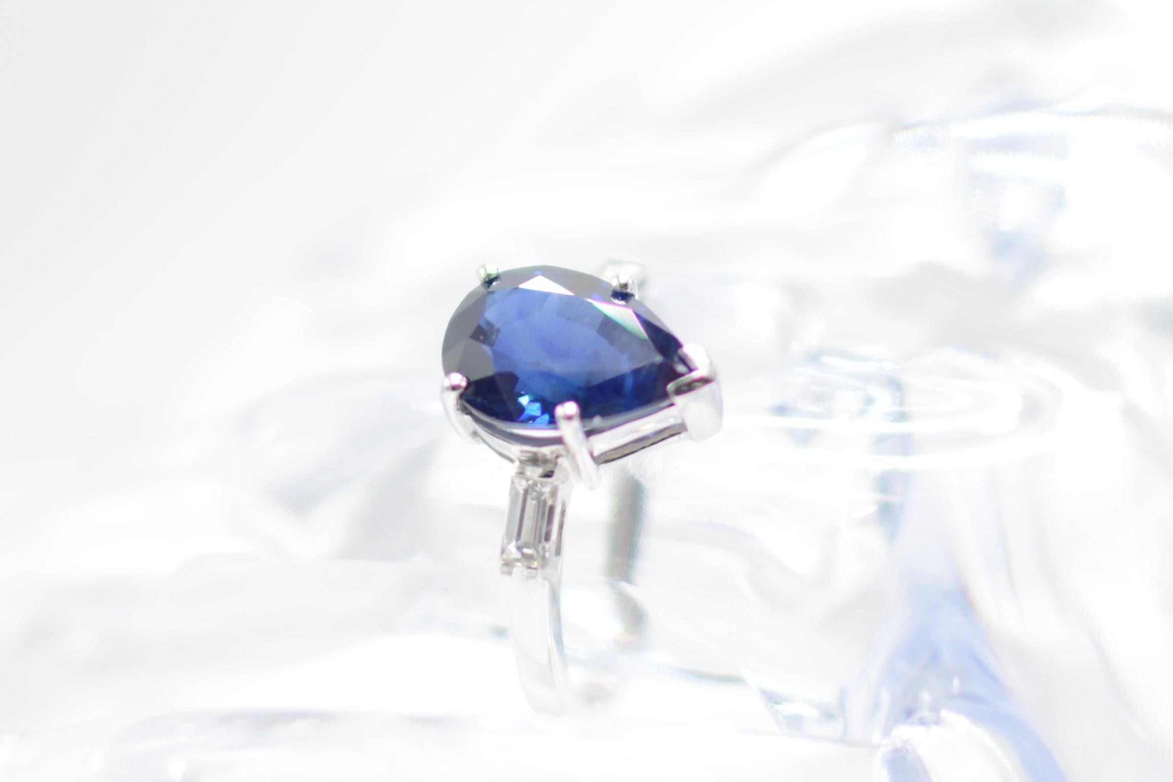 Bleu poire certifié GIA 4,20 carats  bague en saphir  en platine. en vente 1