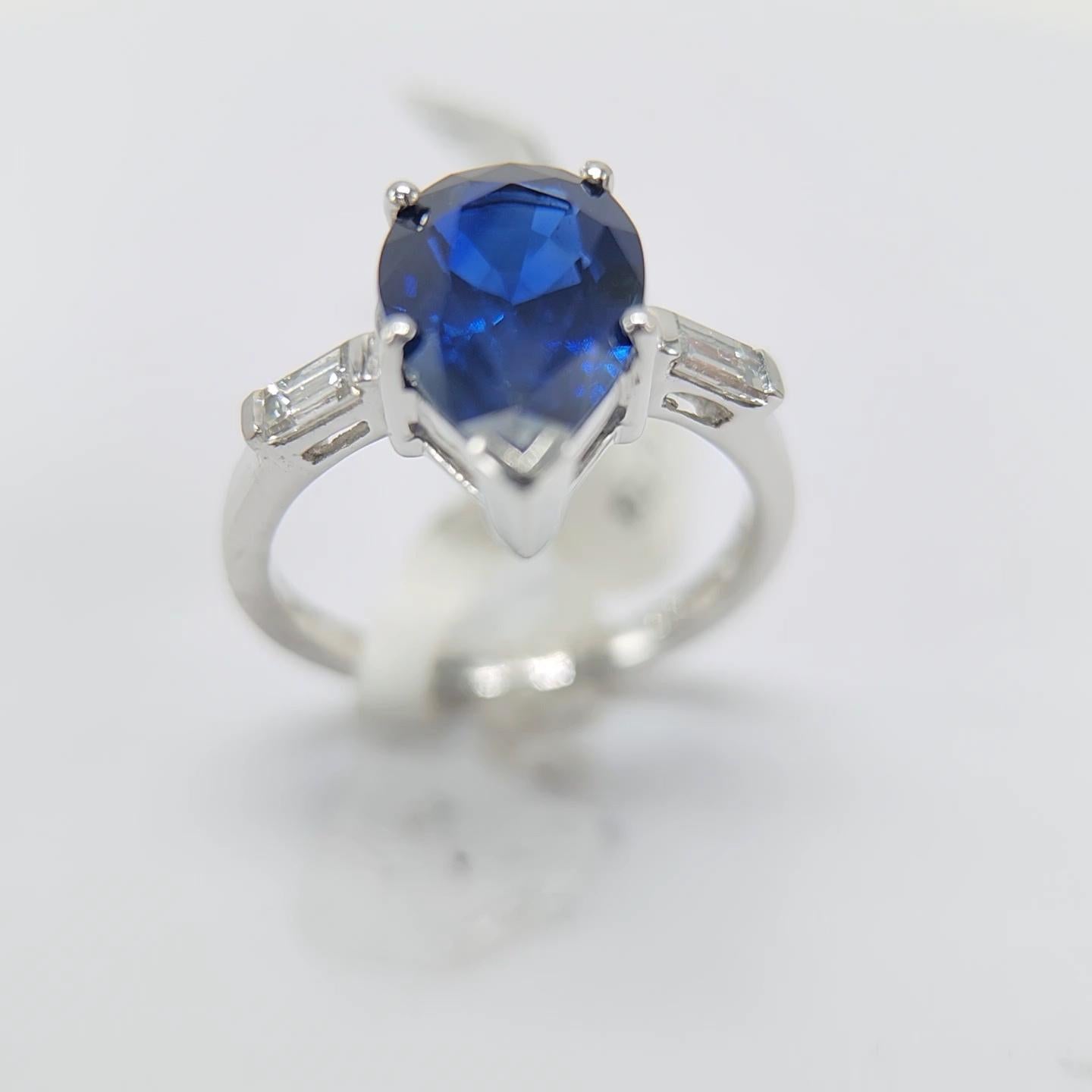Bleu poire certifié GIA 4,20 carats  bague en saphir  en platine. en vente 4