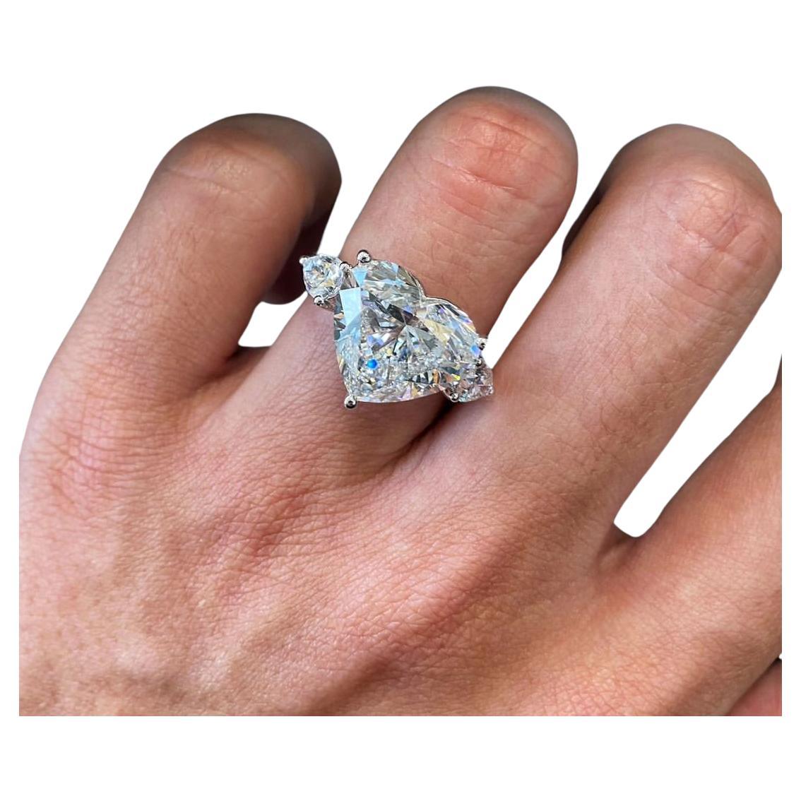 Contemporain Bague à diamant en forme de cœur certifiée GIA de 4,22 carats G/VS1 avec côté en forme de poire en vente