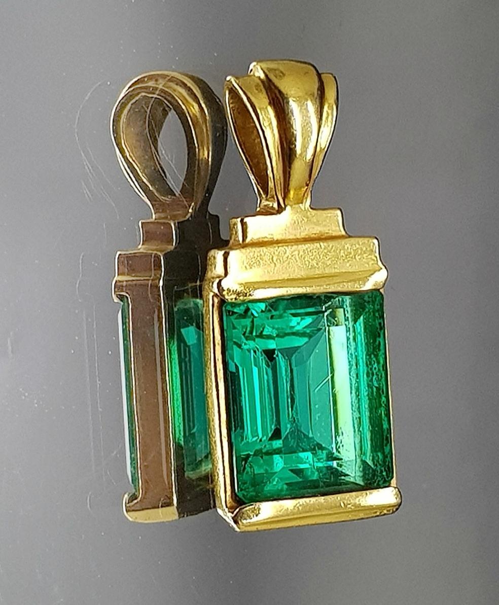 GIA Certified 4.23 Carat Emerald Cut Emerald Set in 18 Karat Yellow Gold In Excellent Condition In Los Angeles, CA