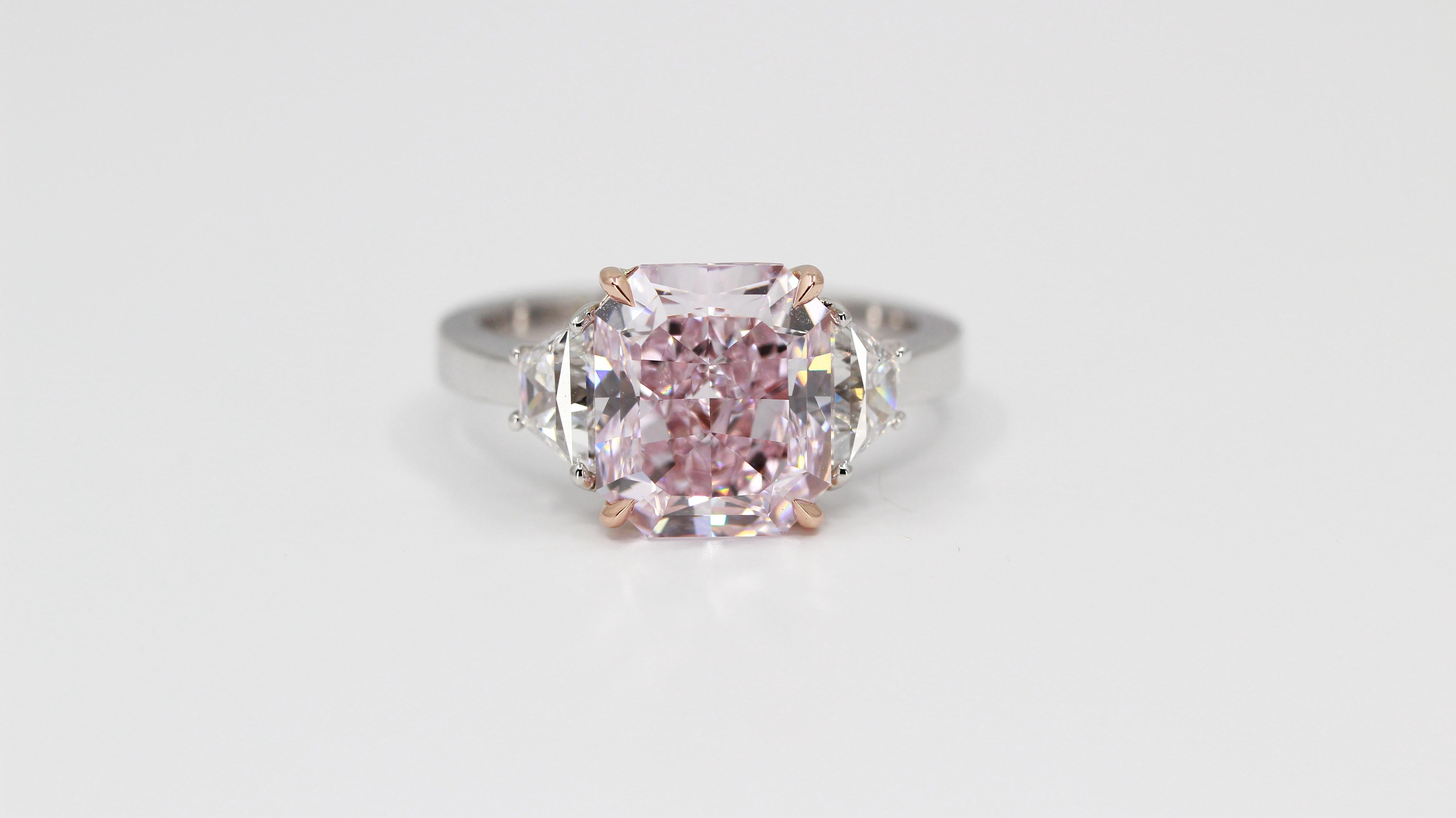 GIA-zertifizierter 4,24 Karat Ausgefallener lila-rosa, innen lupenreiner Diamantring 4