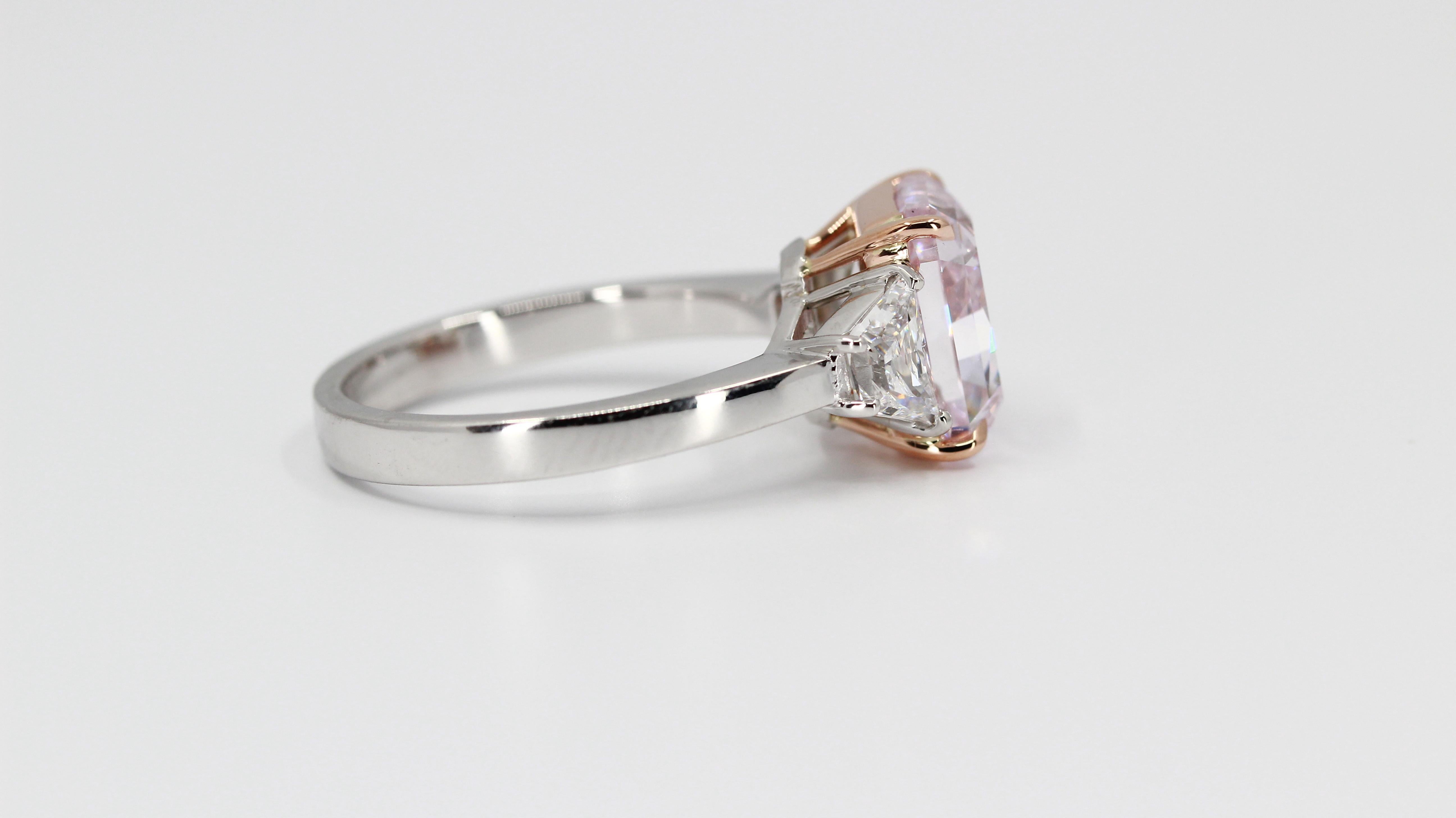 GIA-zertifizierter 4,24 Karat Ausgefallener lila-rosa, innen lupenreiner Diamantring 6