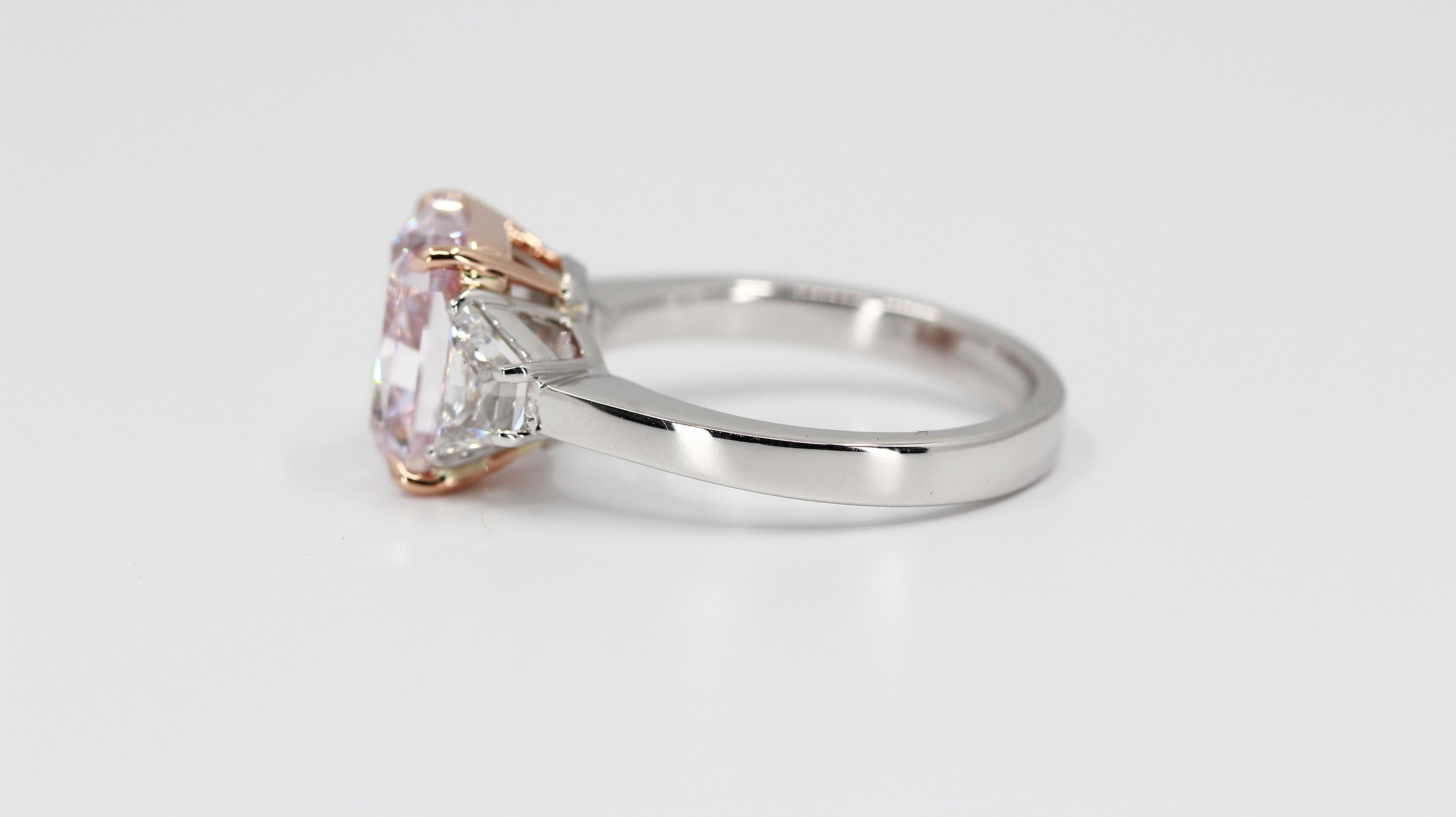 GIA-zertifizierter 4,24 Karat Ausgefallener lila-rosa, innen lupenreiner Diamantring 7