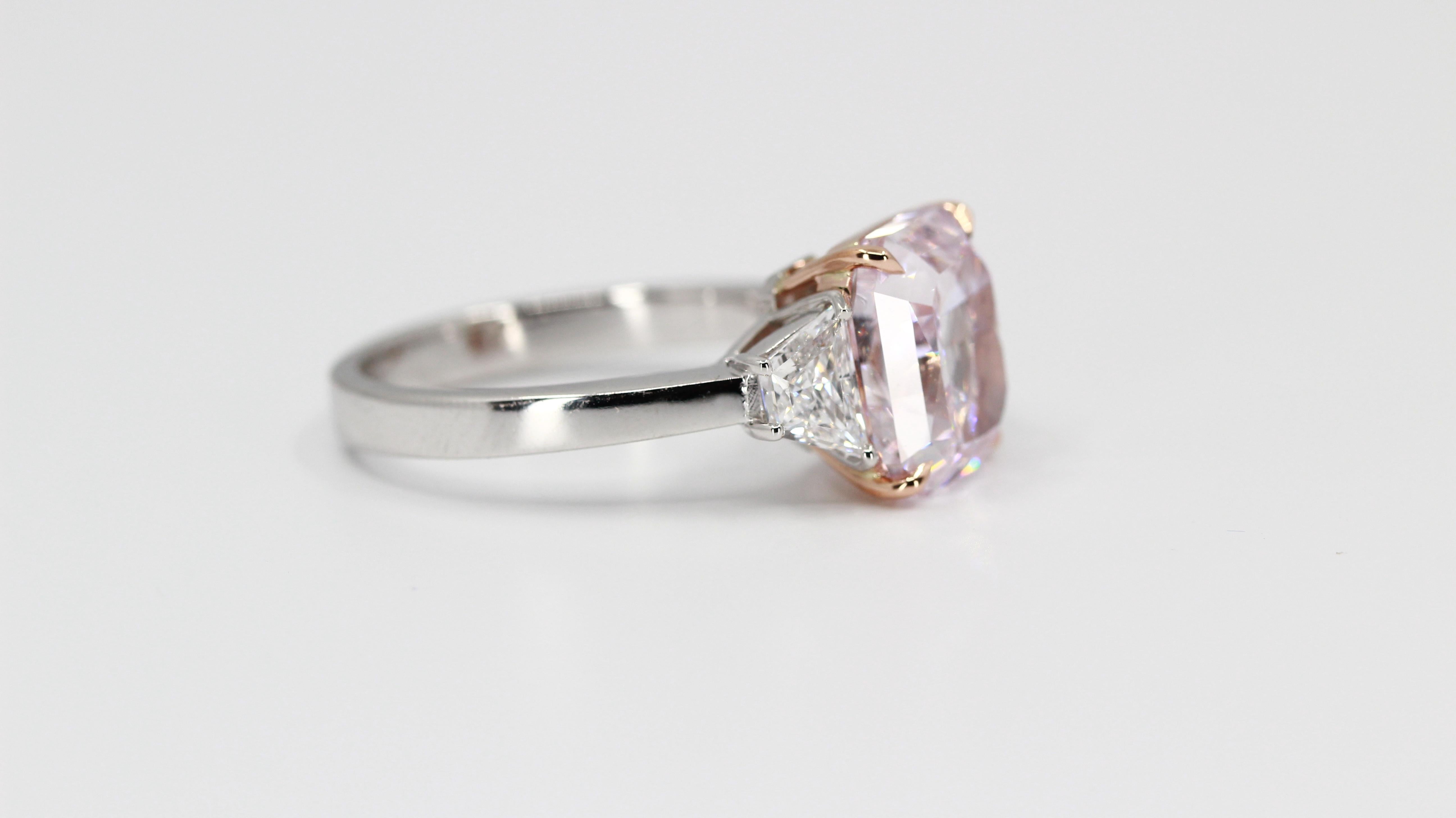 GIA-zertifizierter 4,24 Karat Ausgefallener lila-rosa, innen lupenreiner Diamantring (Zeitgenössisch)