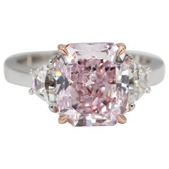 GIA-zertifizierter 4,24 Karat Ausgefallener lila-rosa, innen lupenreiner Diamantring