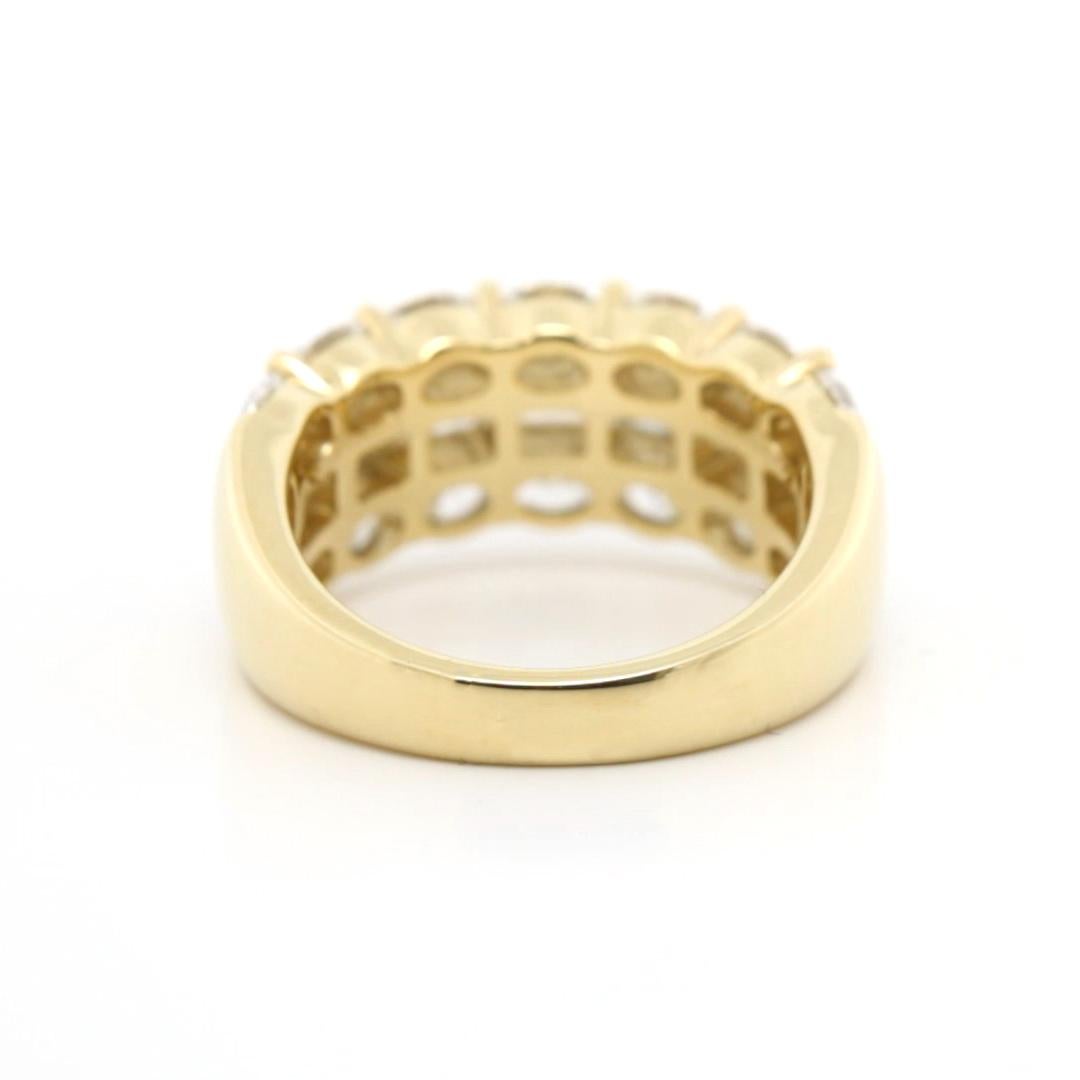 GIA-zertifizierter Kleidring mit 4,27 Karat Smaragd und Diamant im Ovalschliff (Smaragdschliff) im Angebot