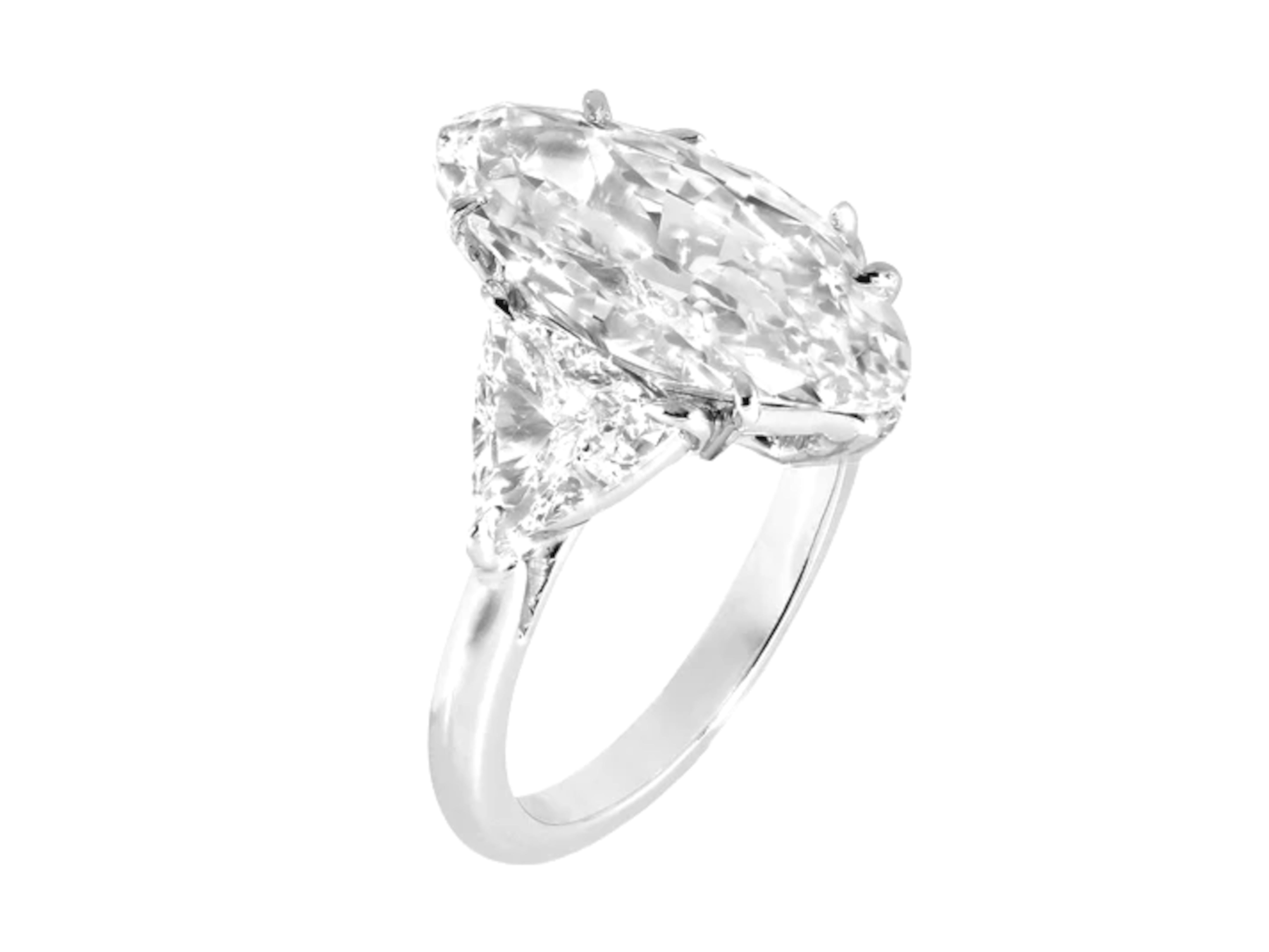Modern GIA Certified 4.28 Carat Antique Moval Diamond Ring For Sale
