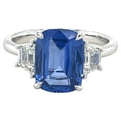 Bague en platine avec saphir de Ceylan certifié GIA de 4.28 carats et diamants