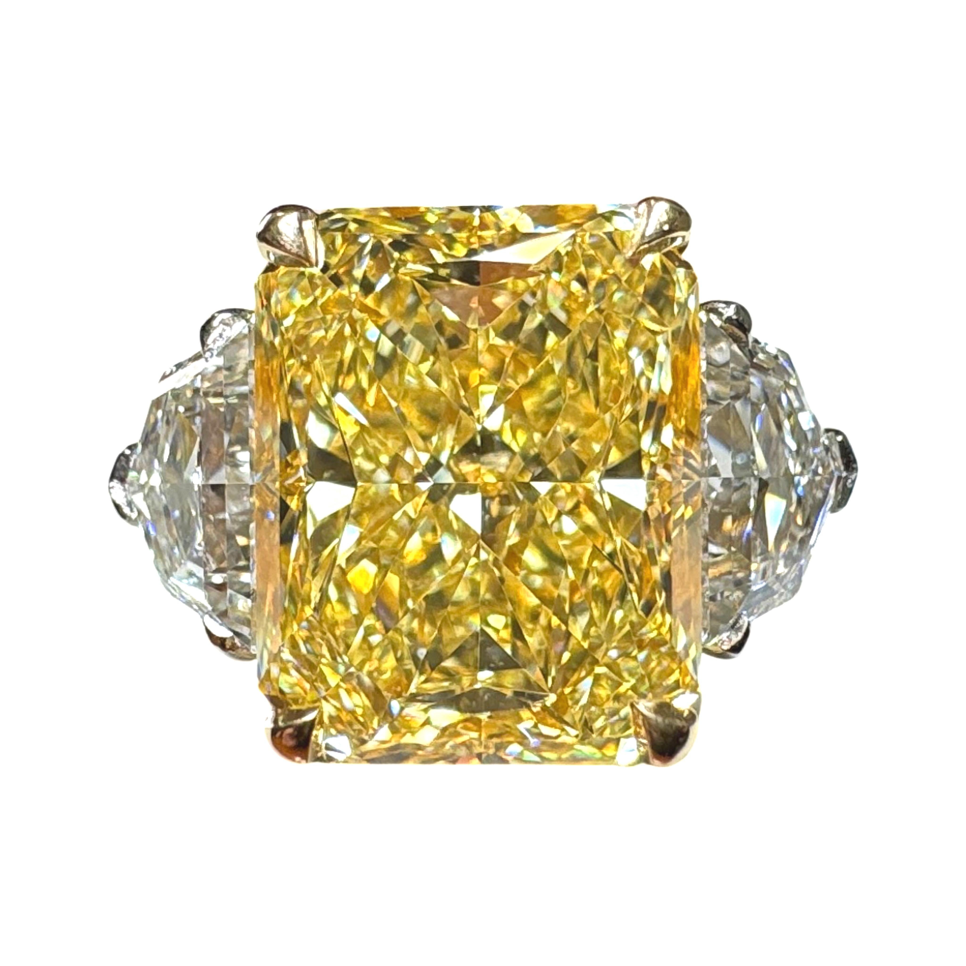 Men's GIA Certified 4.28 Carat Radiant Fancy Yellow Internally Flawless Diamond Ring For Sale