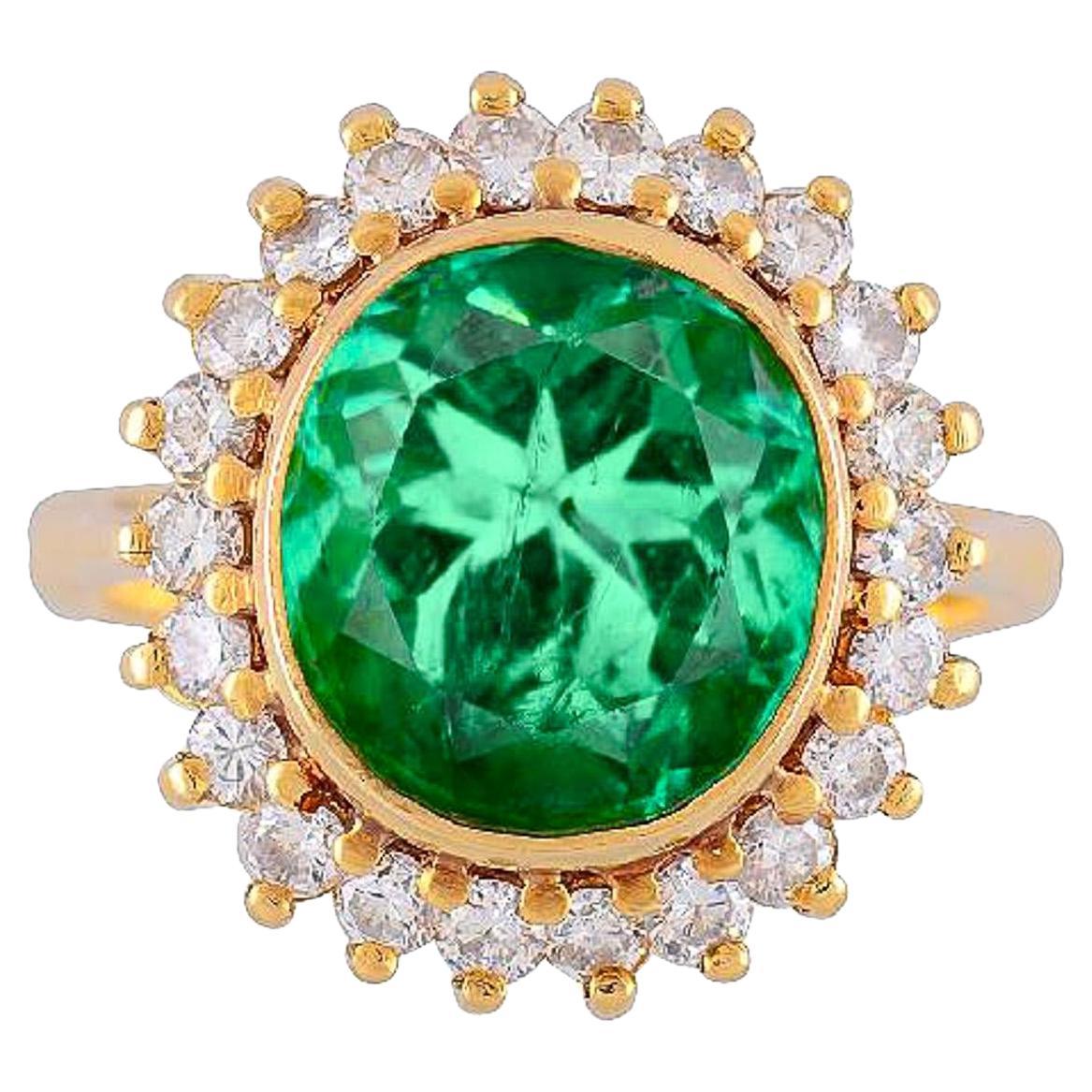 GIA Certified 4,3 Carat Colombian Emerald 18K Gold Button Sunburst Ring in vendita