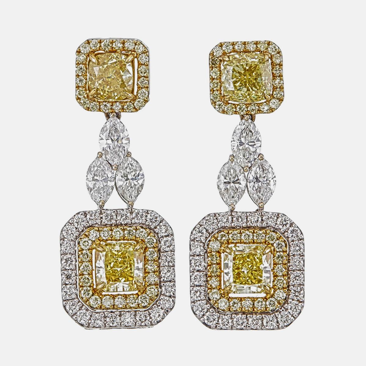 Taglio cuscino antico GIA Certified 4.31 Carat Fancy Intense Yellow Diamond Earrings In 18 Karat White in vendita