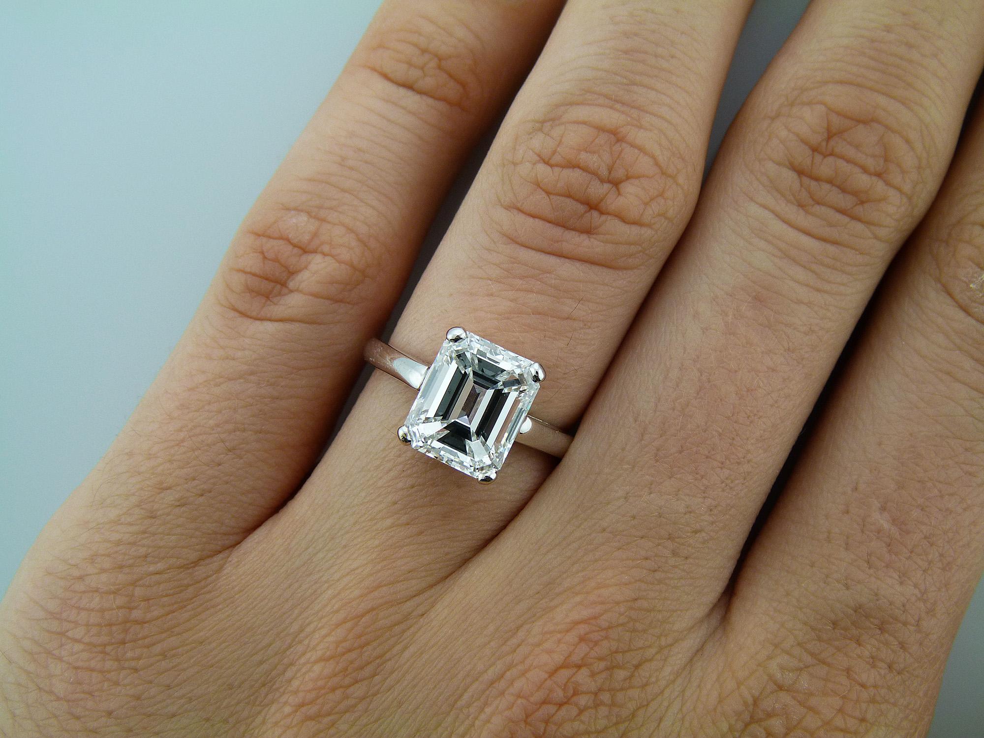 Spectra Fine Jewelry, Anillo de compromiso de diamantes con certificado GIA de 4,32 quilates y color E en Nuevo estado para la venta en New York, NY