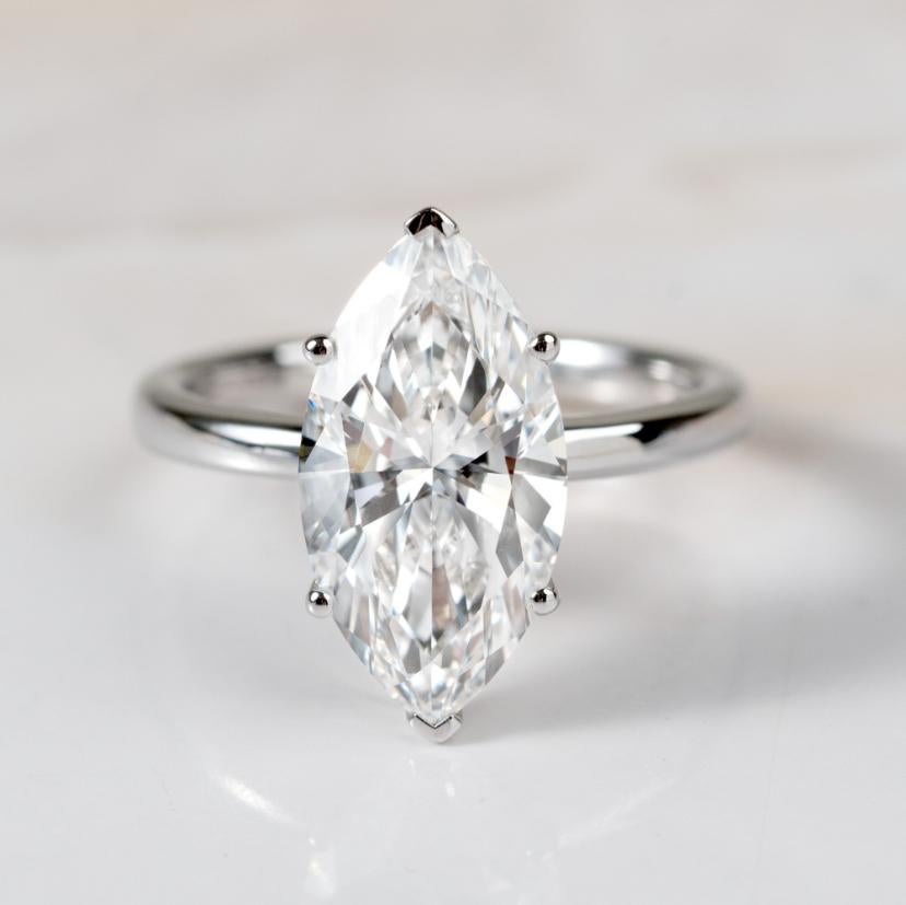 Bague en or 18 carats certifiée GIA 4,33 carats D/VVS2 Diamant en forme de marquise en vente 1