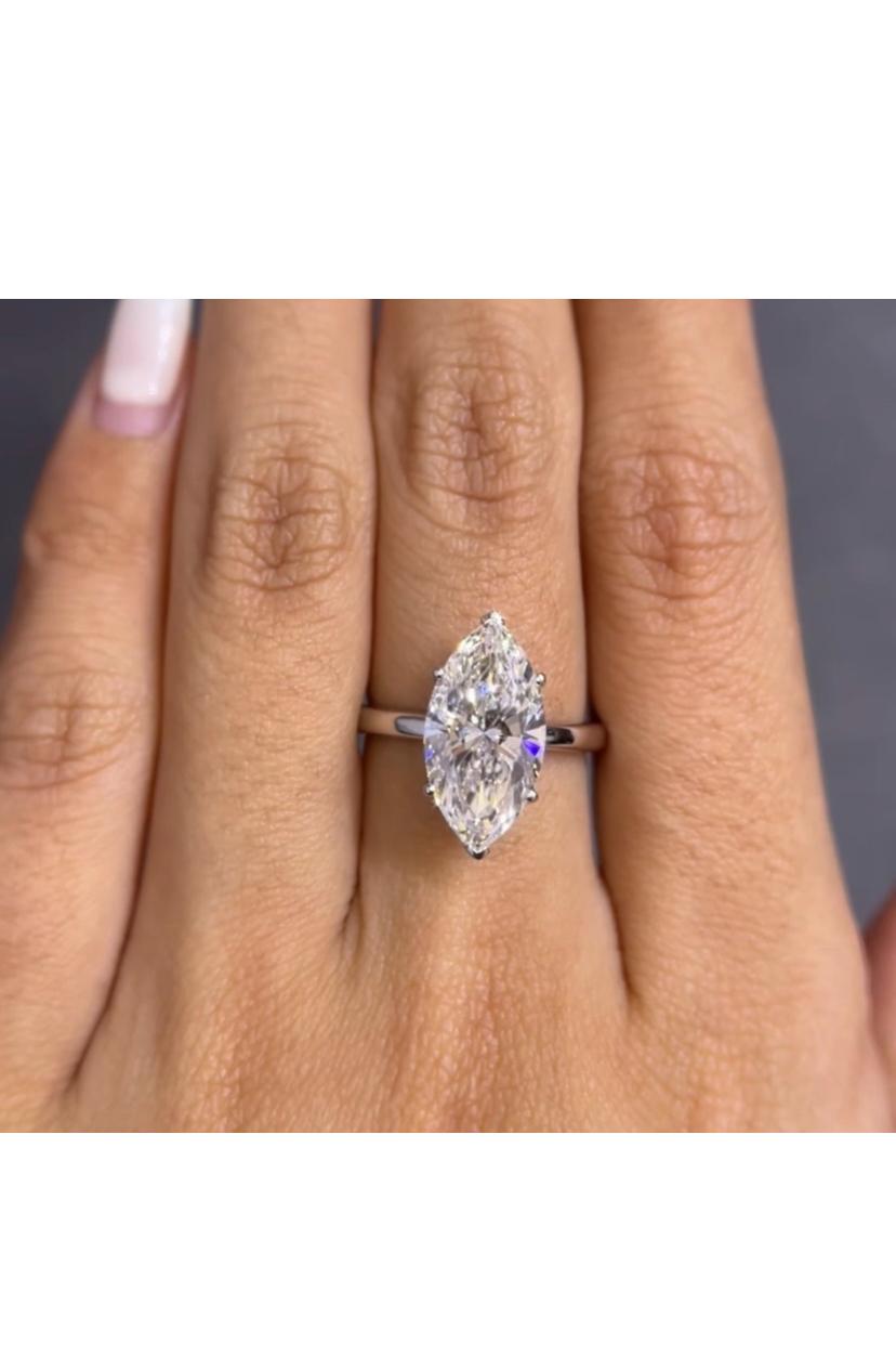 Bague en or 18 carats certifiée GIA 4,33 carats D/VVS2 Diamant en forme de marquise en vente 3