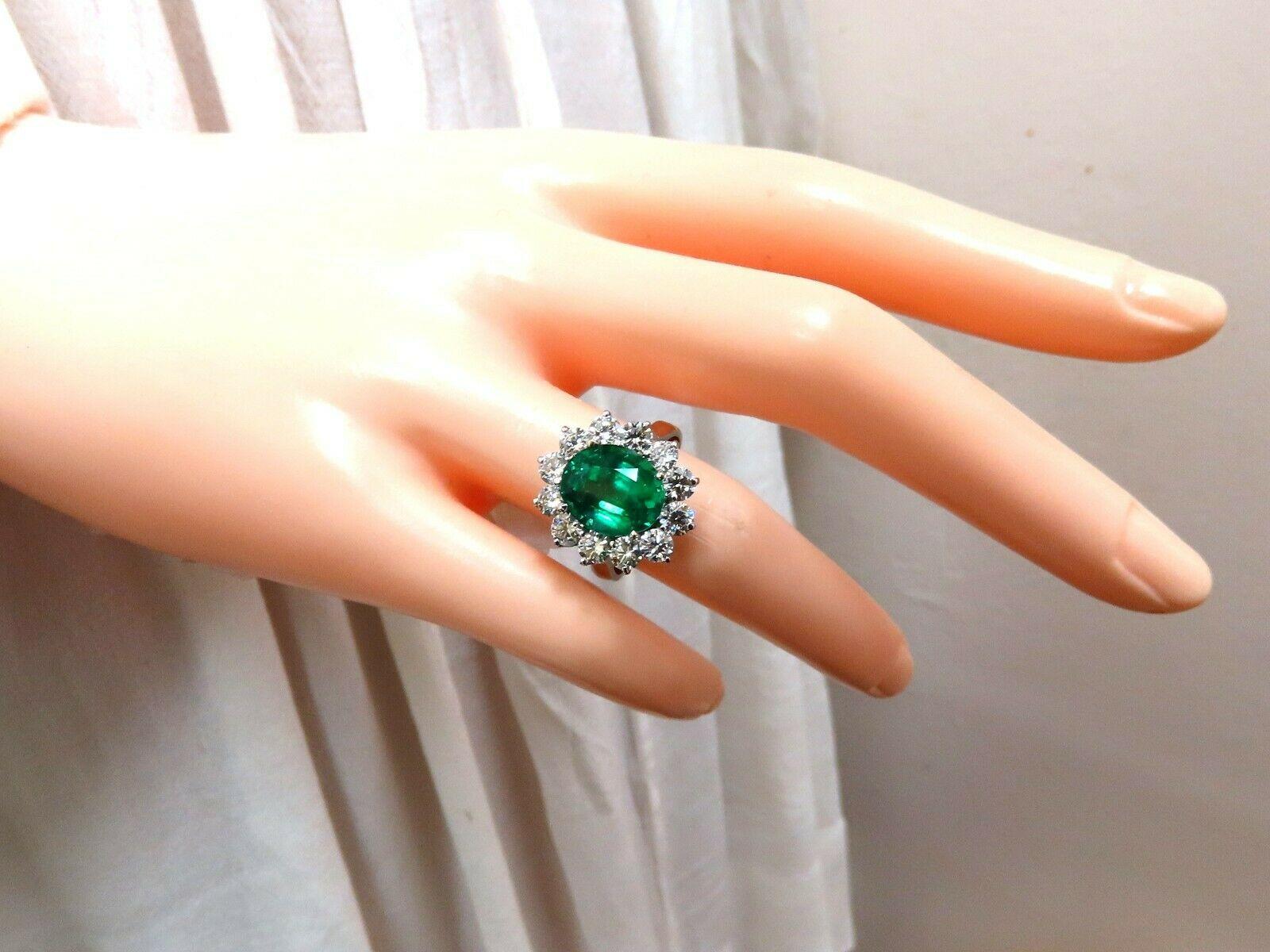 GIA Certified 4.40ct Natural Green Emerald Diamonds Ring 18kt 