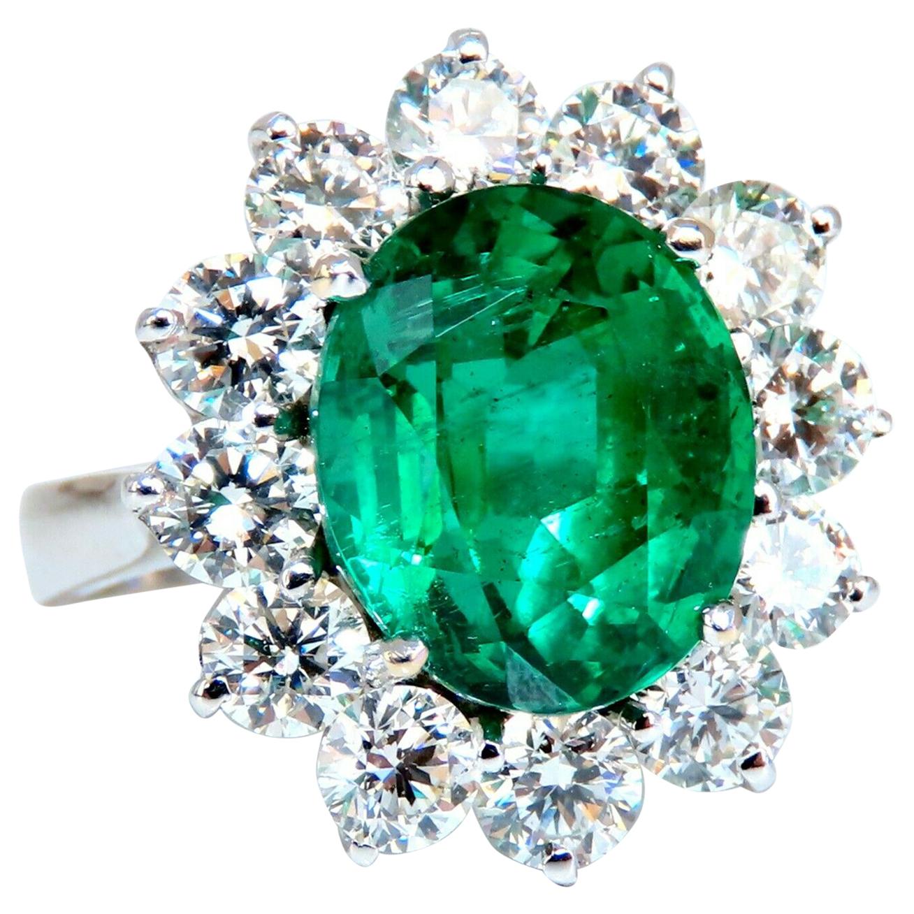 GIA Certified 4.40ct Natural Green Emerald Diamonds Ring 18kt "F1" Halo Prime For Sale