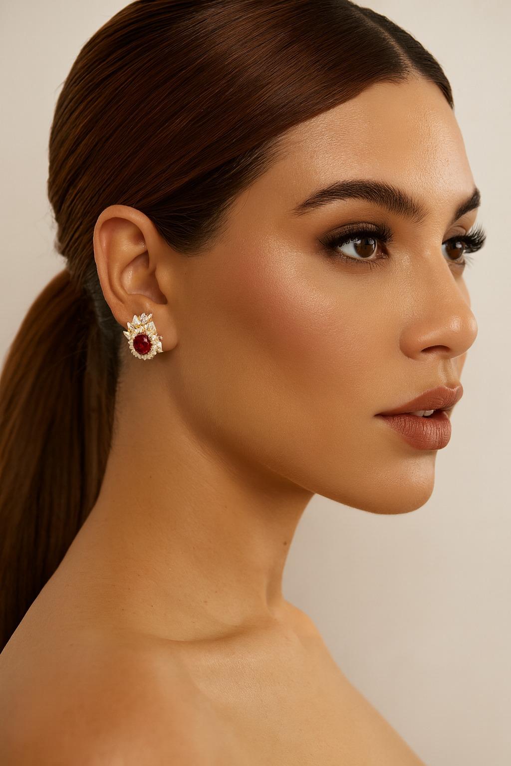 GIA Certified 4.42 Carat Pear Ruby & Diamond  Earrings in 18K Yellow Gold Corte pera en venta