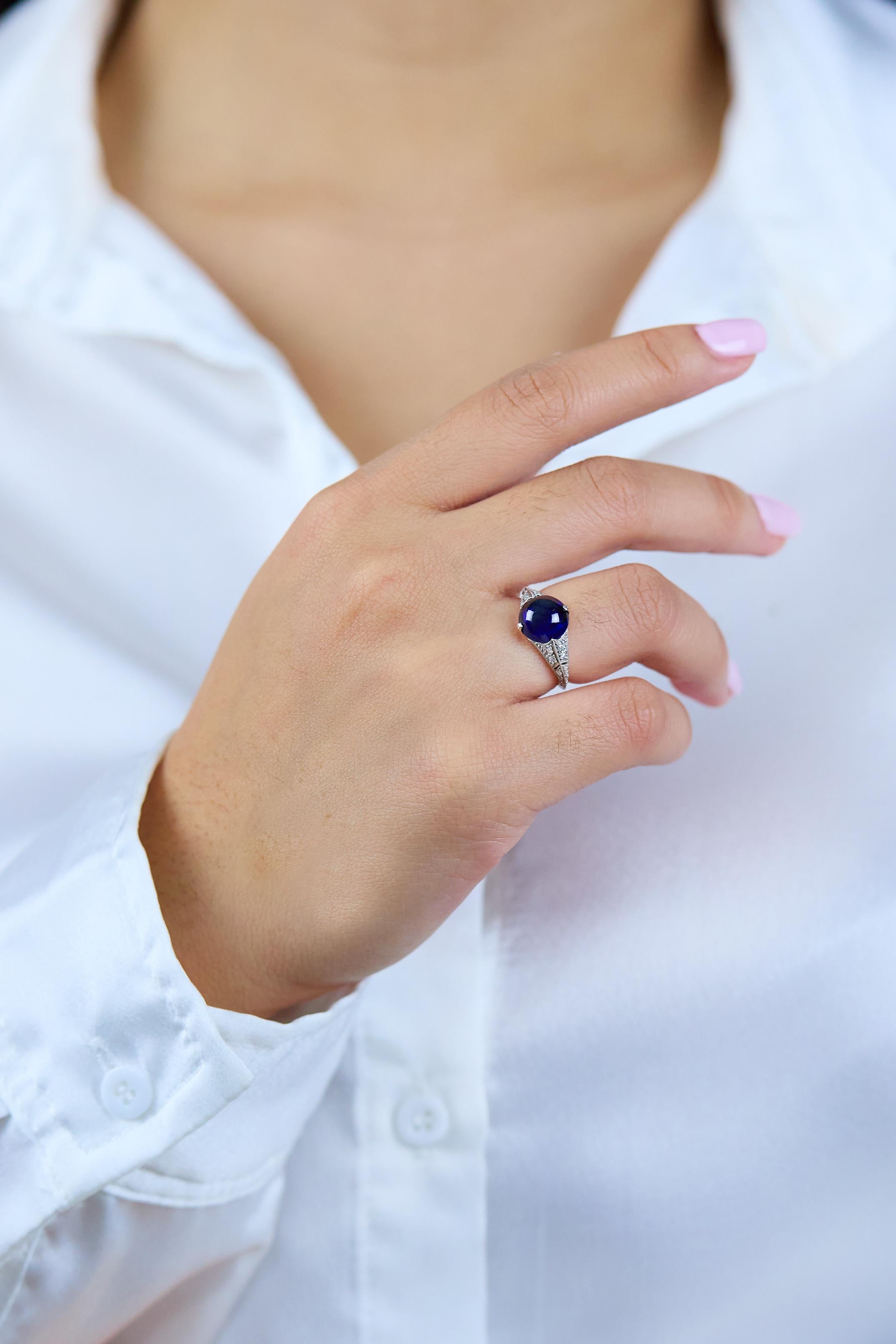 GIA Certified 4.42 Carats Total Cabochon Blue Sapphire & Diamond Antique Ring In Good Condition For Sale In New York, NY