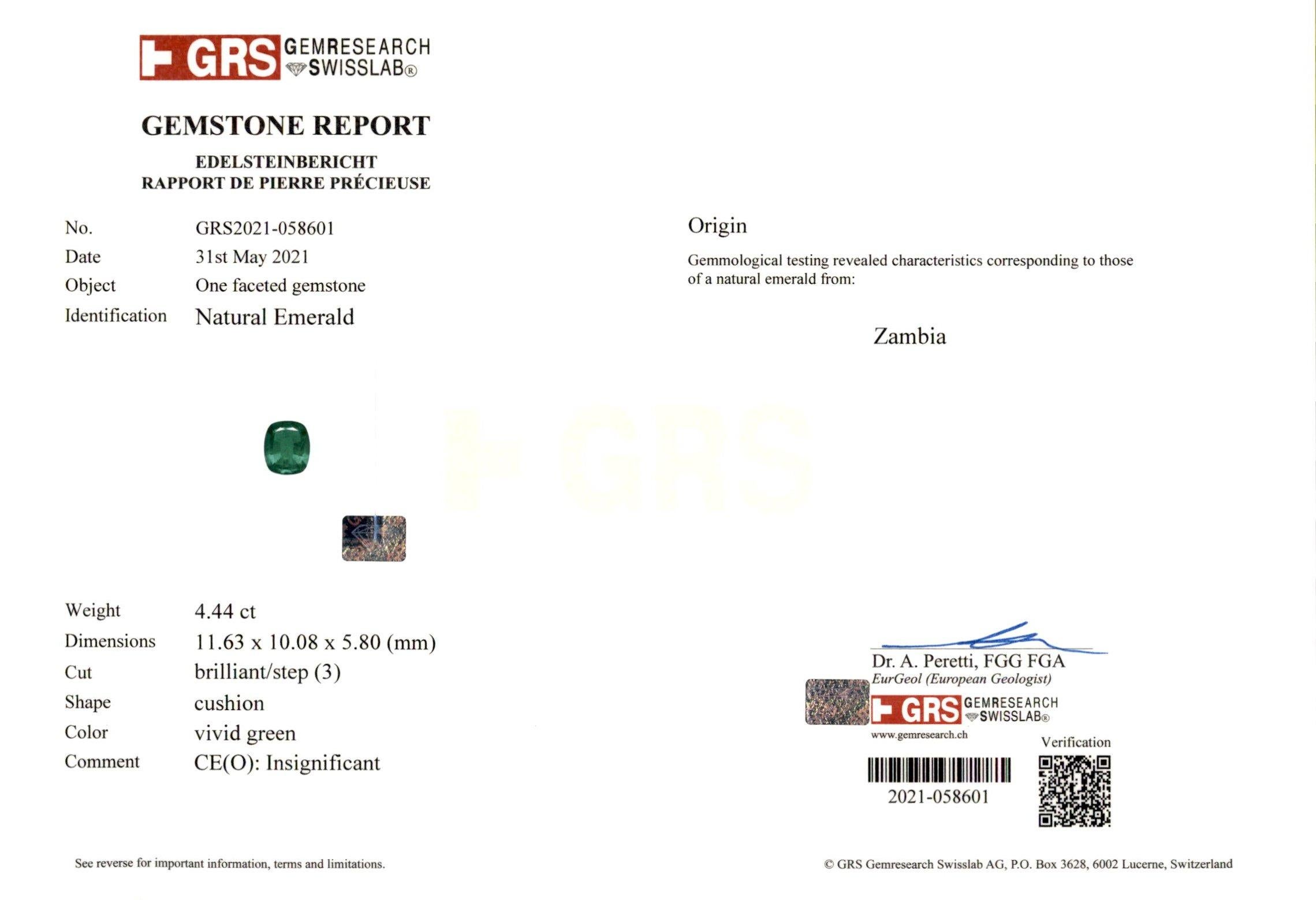 Taille coussin GIA Certified 4.44 Ct. UNTREATED VIVID GREEN EMERALD Diamond Platinum Ring en vente