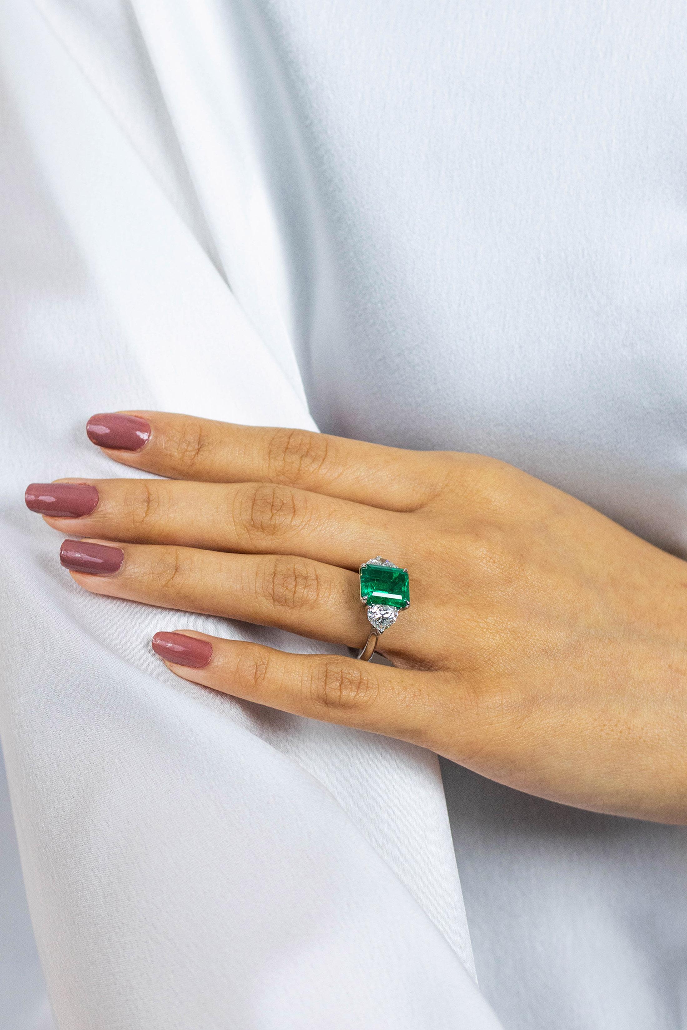 GIA Certified 4.46 Carat Emerald Cut Colombian Emerald & Diamond Engagement Ring In New Condition For Sale In New York, NY