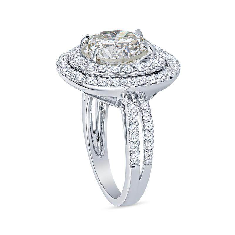 Taille ronde Bague de fiançailles avec double halo de diamants naturels ronds de 4,47 carats certifiés GIA en vente