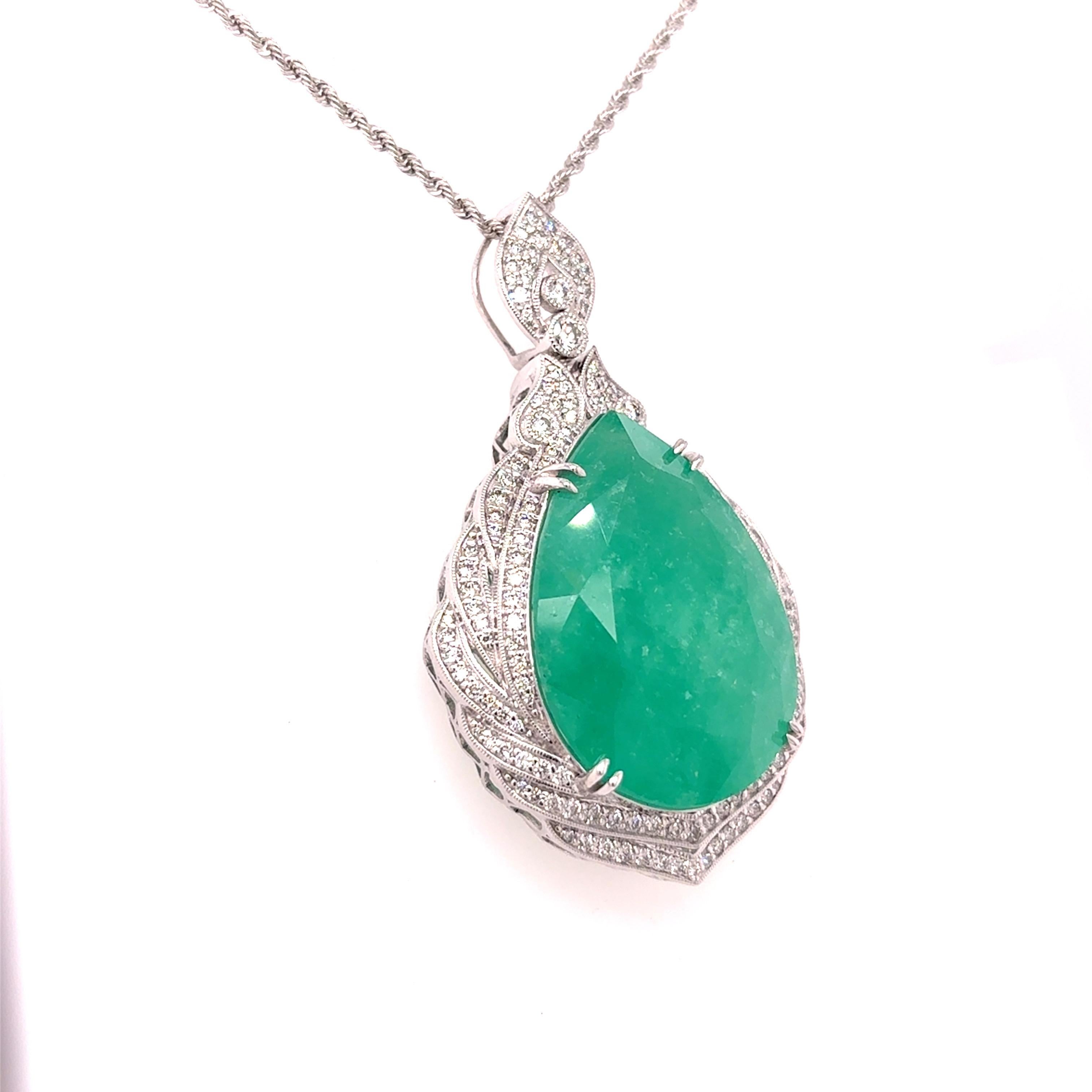GIA zertifiziert 44,78 Karat Birnenschliff kolumbianischen Smaragd Diamant-Anhänger Halskette Damen im Angebot