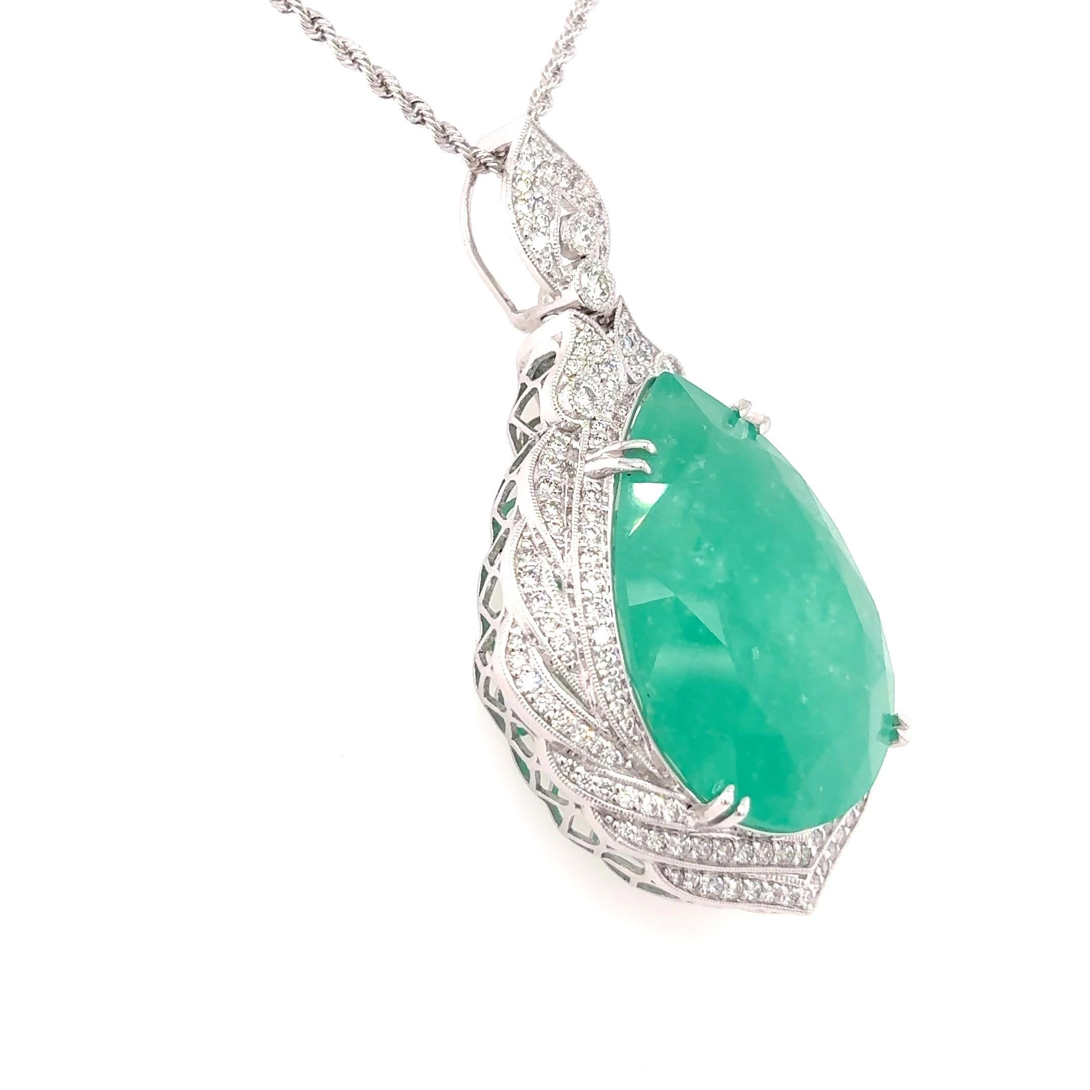 GIA zertifiziert 44,78 Karat Birnenschliff kolumbianischen Smaragd Diamant-Anhänger Halskette im Angebot 3