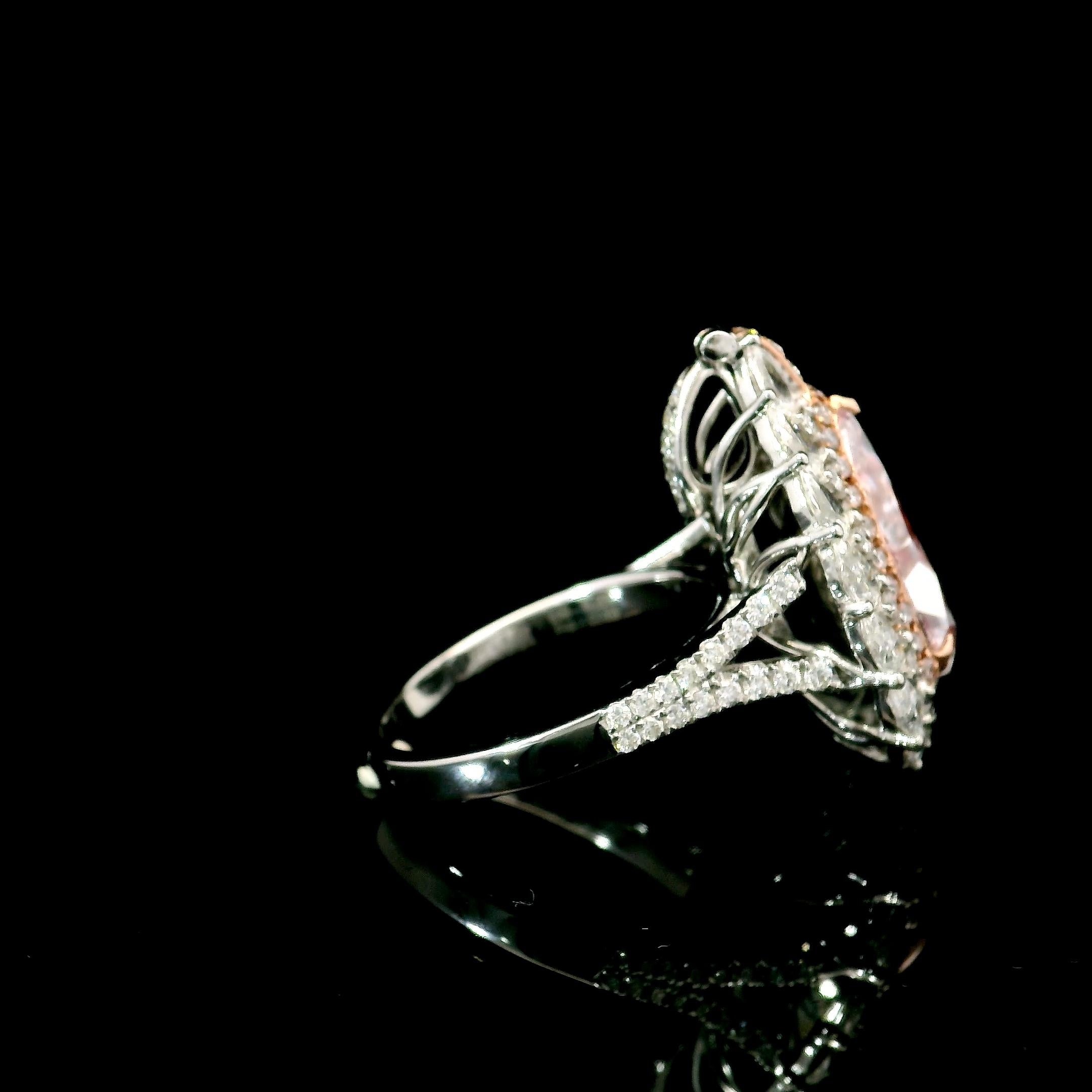 Anello con diamante certificato GIA da 4,49 carati di colore rosa tenue con purezza VVS1 in vendita 2