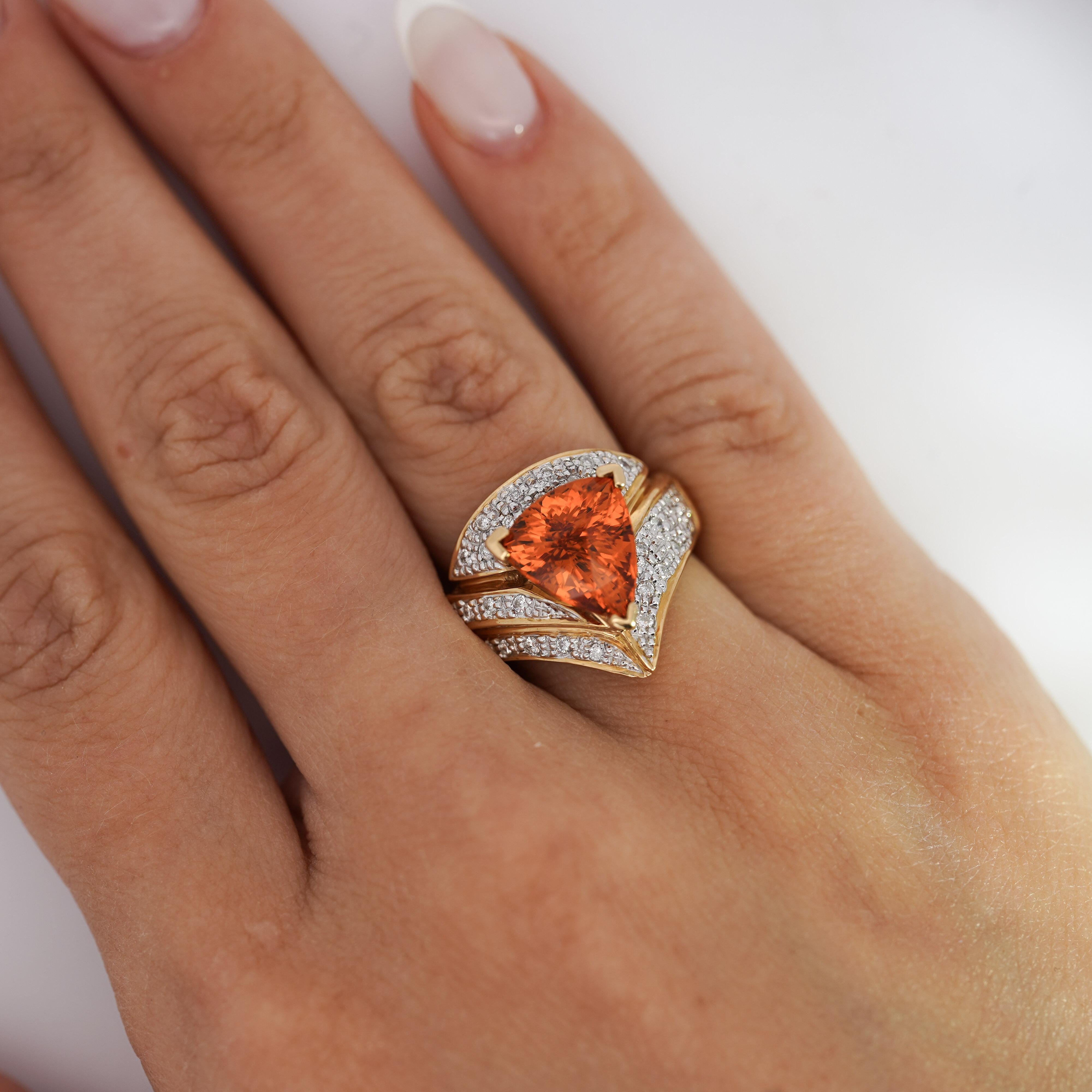 GIA-zertifizierter 4,5 Karat orangefarbener Spessartin-Granat-Ring mit Trilliant-Schliff 18K Goldring (Moderne) im Angebot
