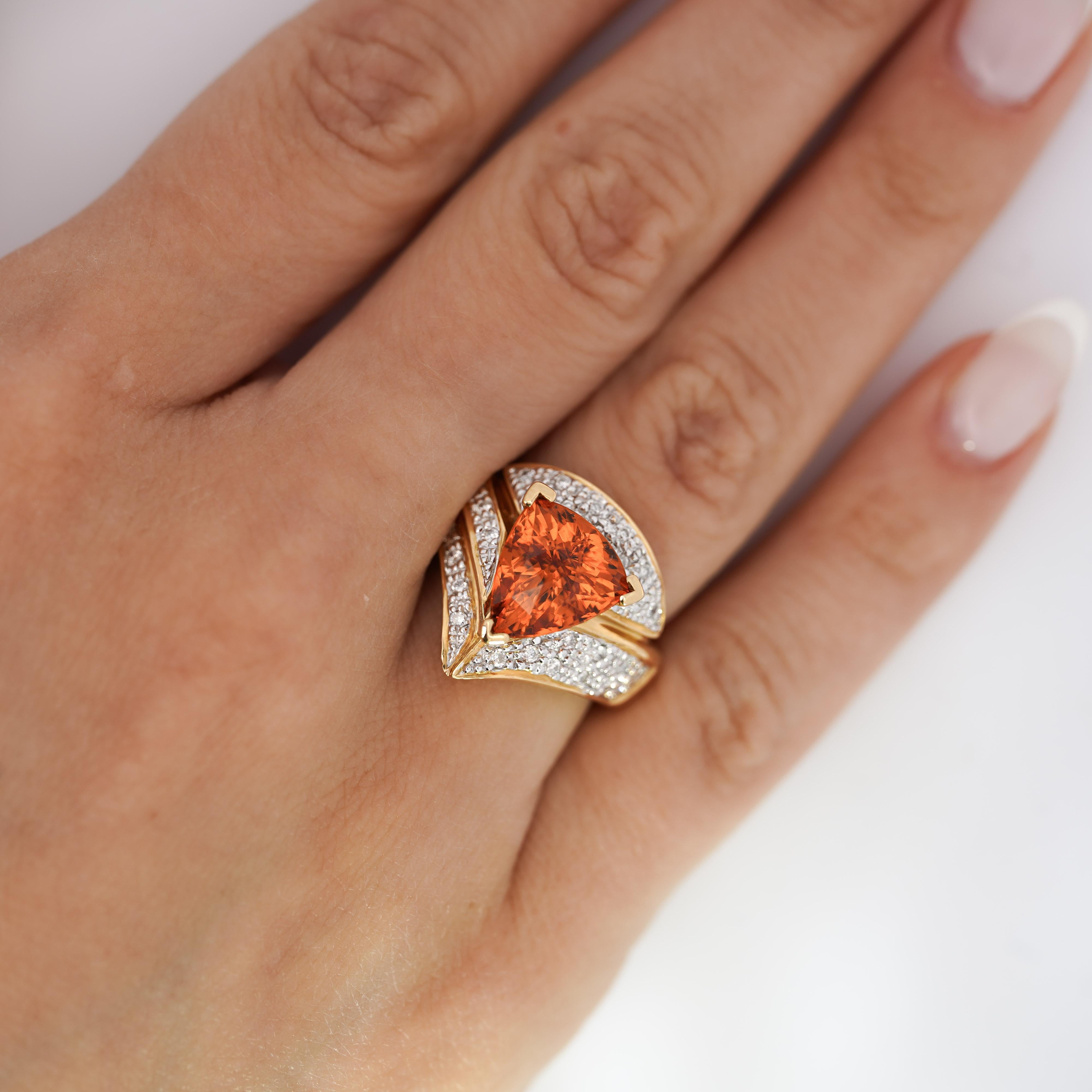 GIA-zertifizierter 4,5 Karat orangefarbener Spessartin-Granat-Ring mit Trilliant-Schliff 18K Goldring im Angebot 2