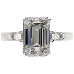 GIA-zertifizierter 4 Karat Diamantring mit Smaragdschliff VVS1 Reinheit G