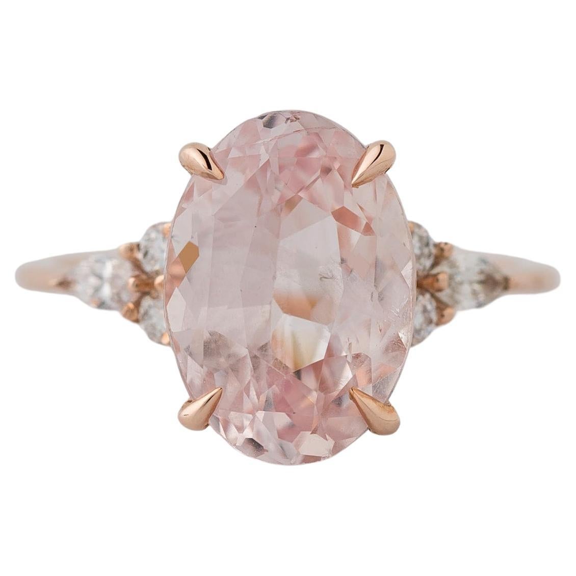 Im Angebot: GIA-zertifizierter Verlobungsring mit 4,50 Karat ovalem natürlichem rosa Saphir und Diamant ()