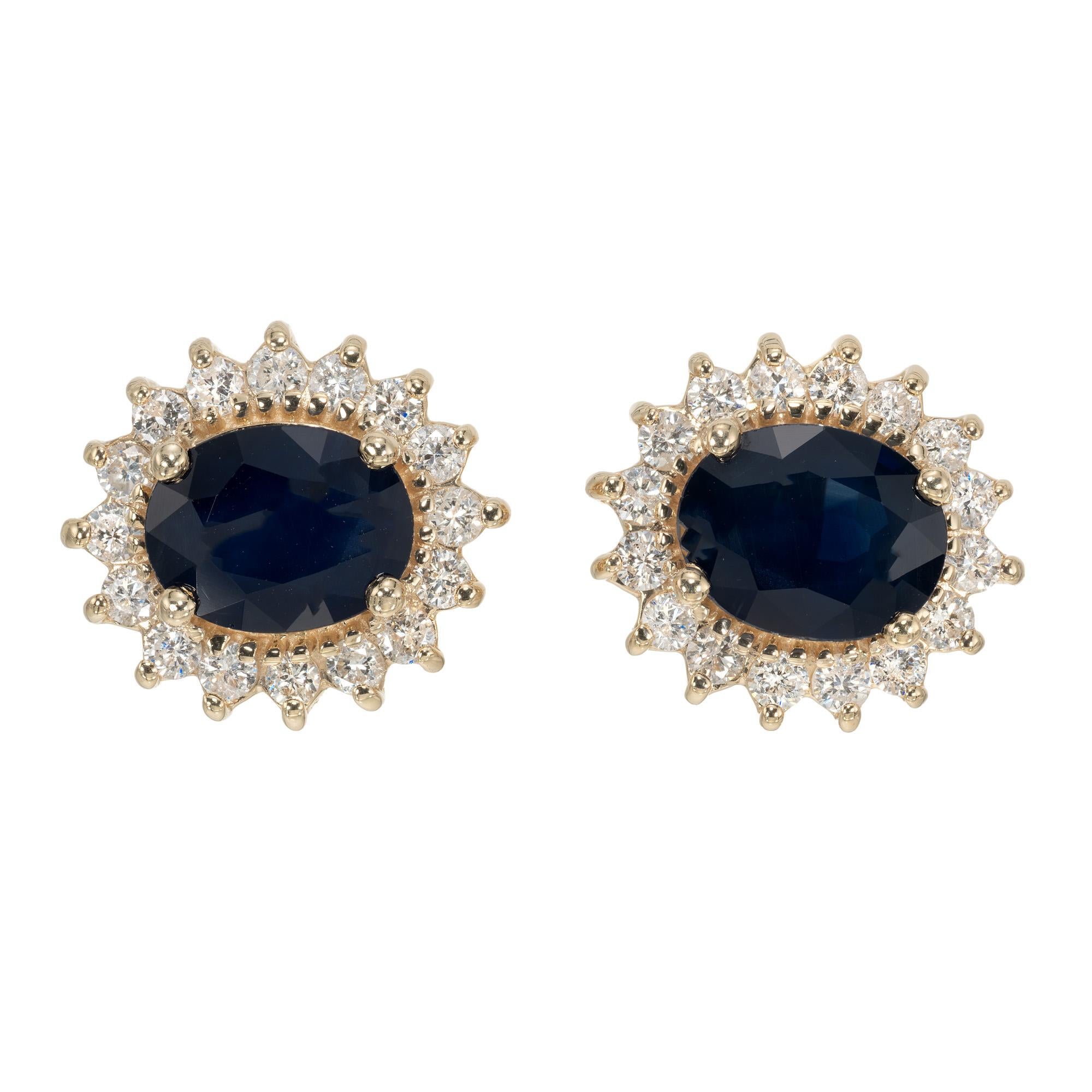 GIA-zertifizierte 4,50 ovale Saphir-Diamant-Halo-Ohrstecker aus Gold (Ovalschliff) im Angebot