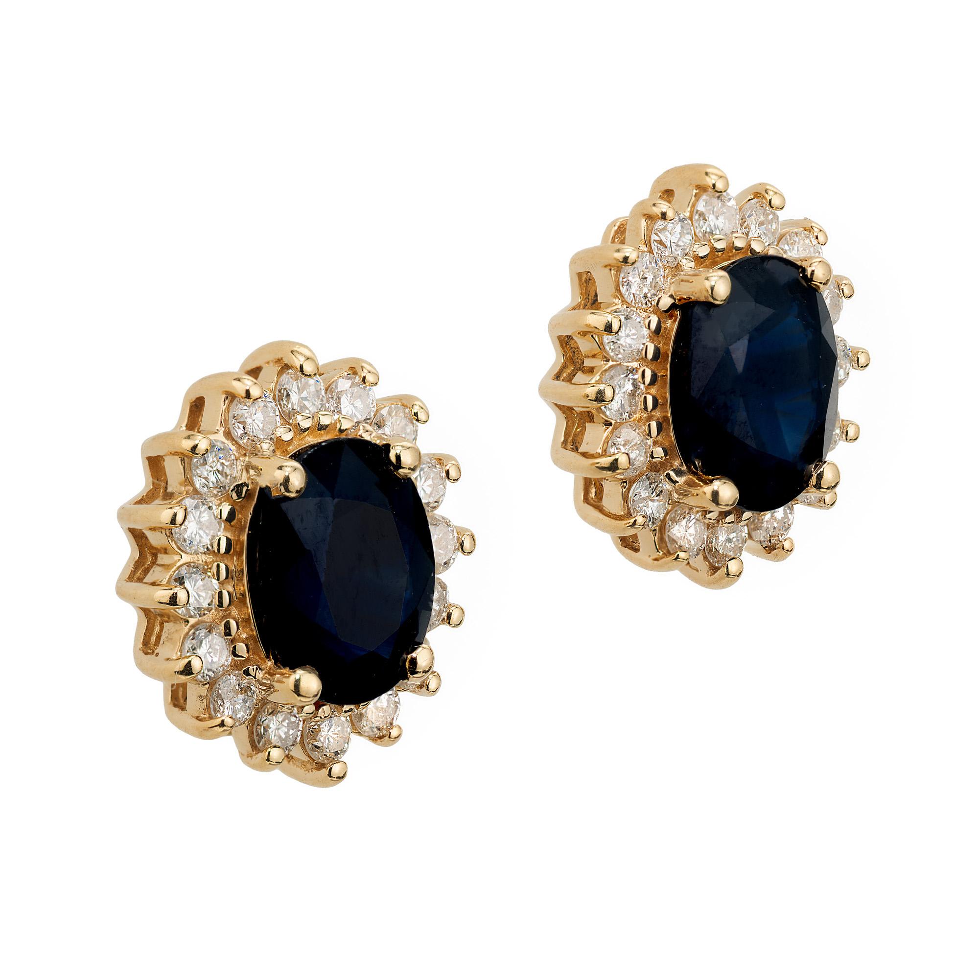 GIA-zertifizierte 4,50 ovale Saphir-Diamant-Halo-Ohrstecker aus Gold Damen im Angebot