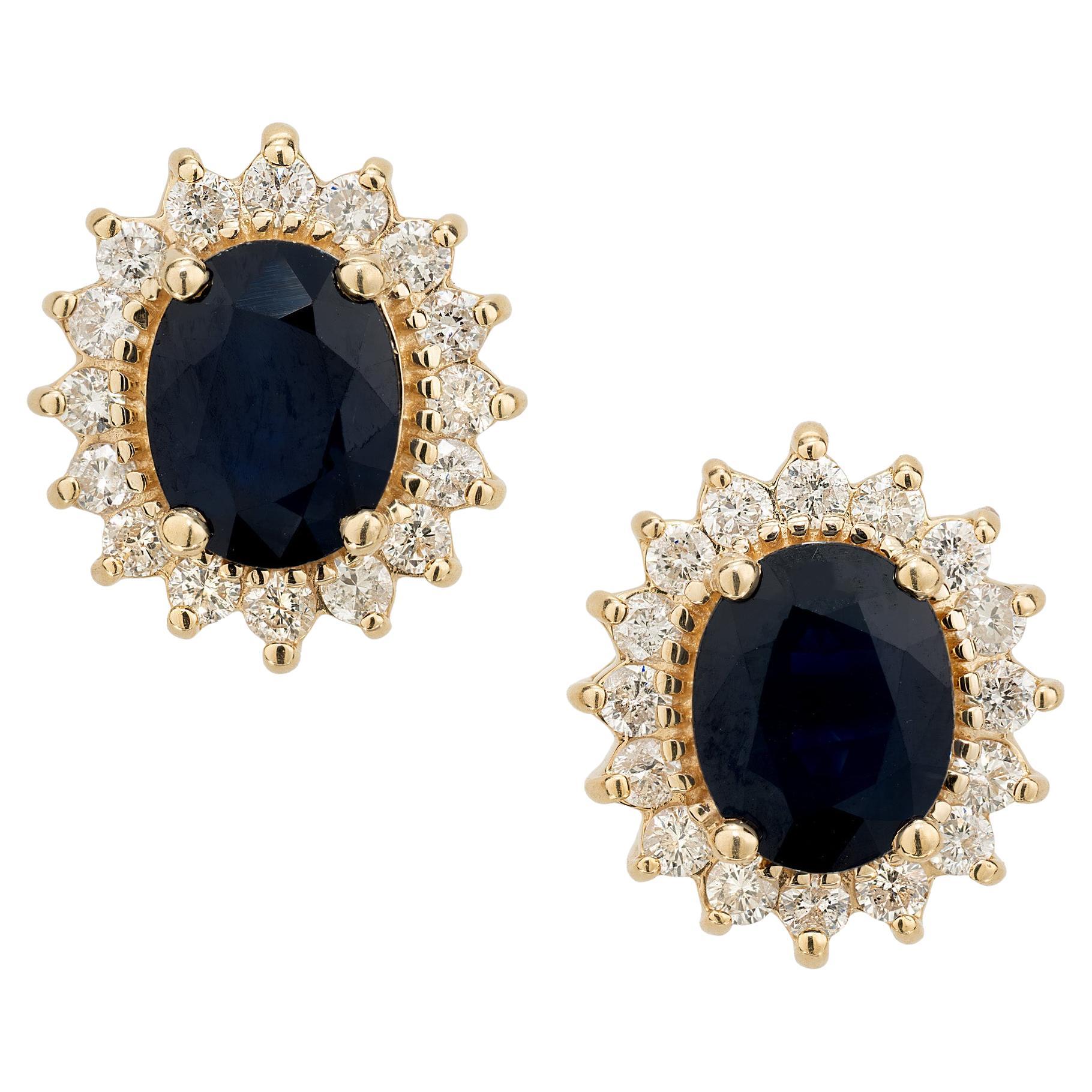 Clous d'oreilles en or avec halo de saphirs ovales et diamants de 4,50 carats certifiées par le GIA