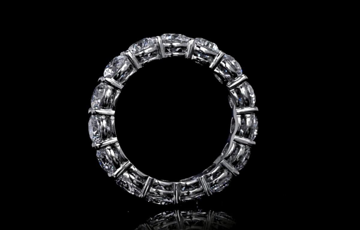 Certificato GIA 4,51 CTW. Fascia per l'eternità con diamanti tondi e brillanti in platino In condizioni Nuovo in vendita a San Francisco, CA