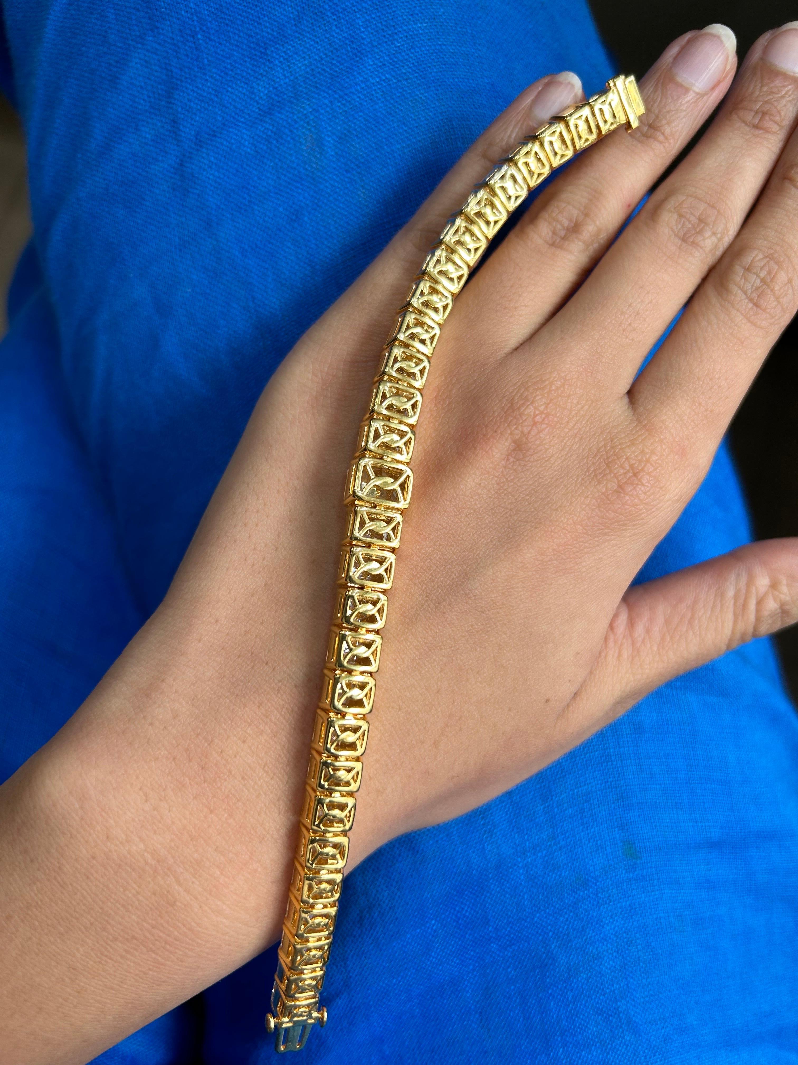GIA Certified 45.19 Carat Radiant Cut Yellow Diamond Tennis Bracelet In New Condition In Bangkok, Thailand