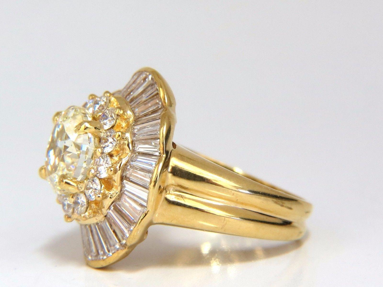 Oval Cut GIA Certified 4.51carat Natural Yellow Diamond Ring 18 Karat Ballerina Prime For Sale