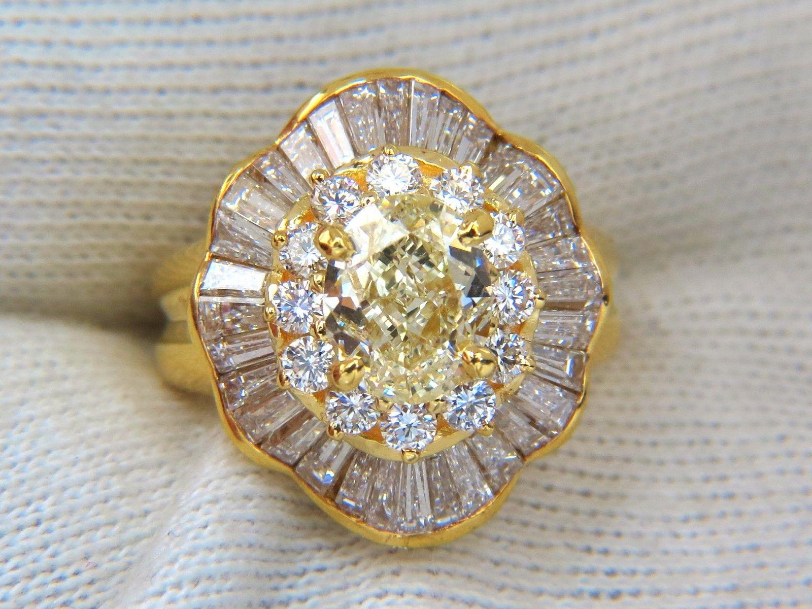 Women's or Men's GIA Certified 4.51carat Natural Yellow Diamond Ring 18 Karat Ballerina Prime For Sale